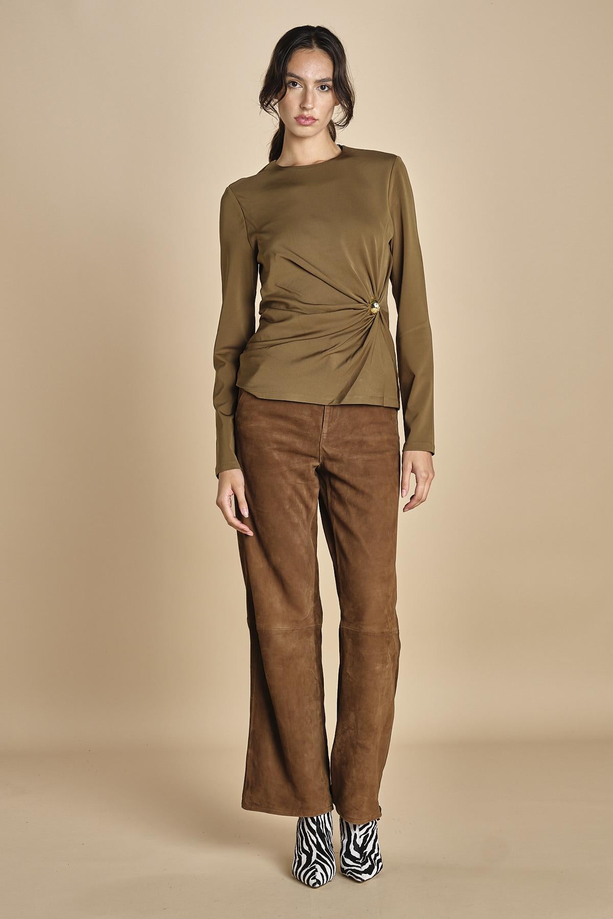 top con fibbie MAILEY OLIVE malina