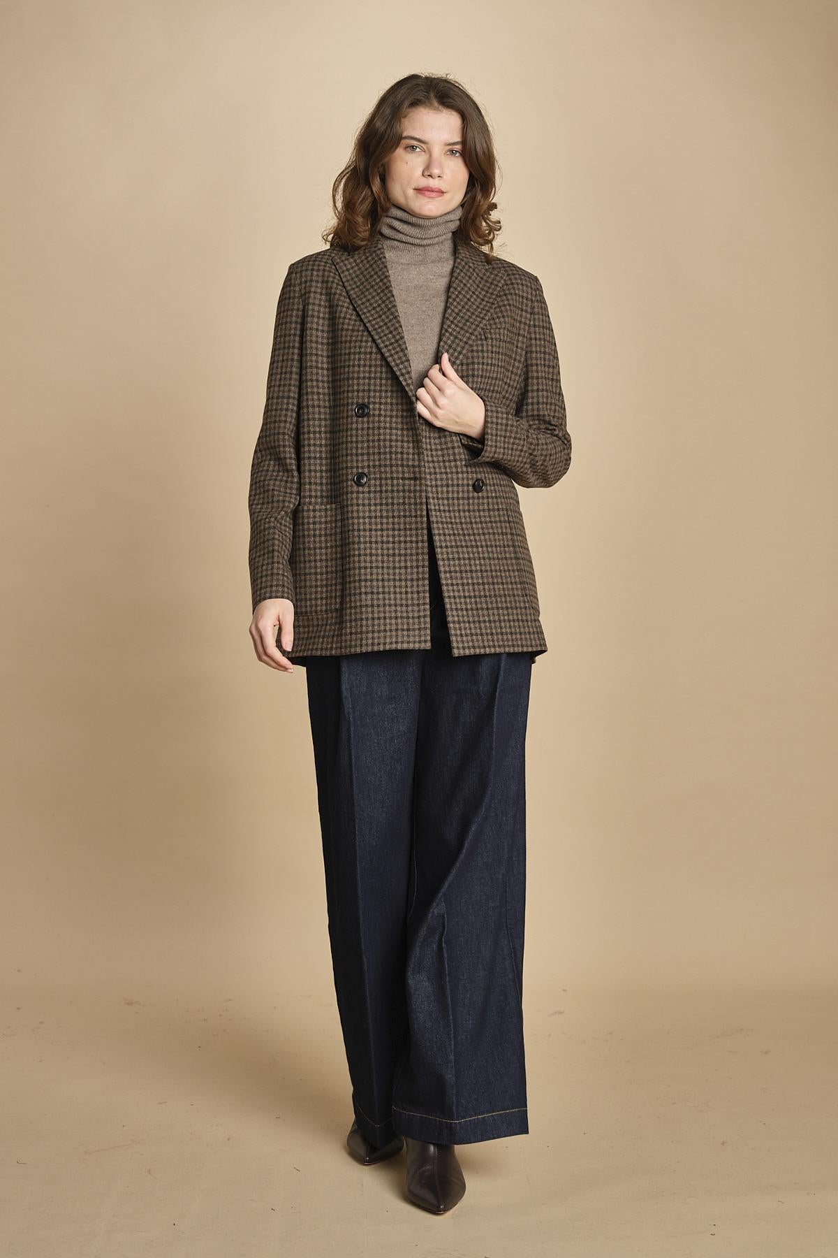 doppiopetto in lana a quadretti. 3741 002 circolo 1901