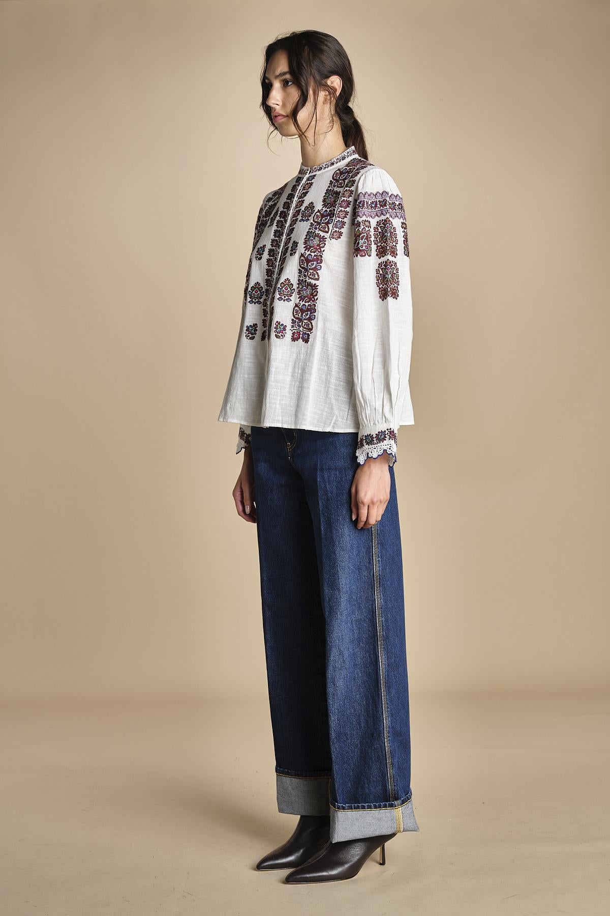 camicia con ricamo floreale TAMI BLOUSE CREAM antik batik