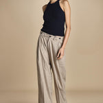 pantalone con pinces NANCY BEIGE true avenue