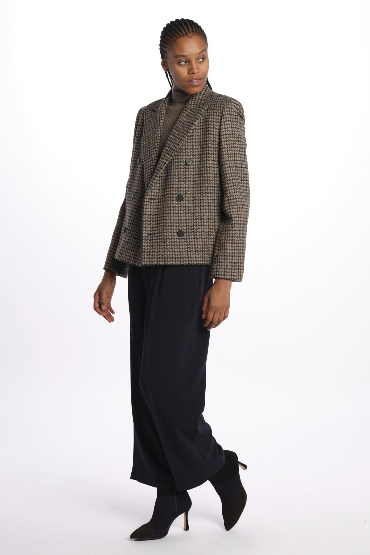 NAUSICA2425046022600 002PIEDDEPOULE weekend maxmara