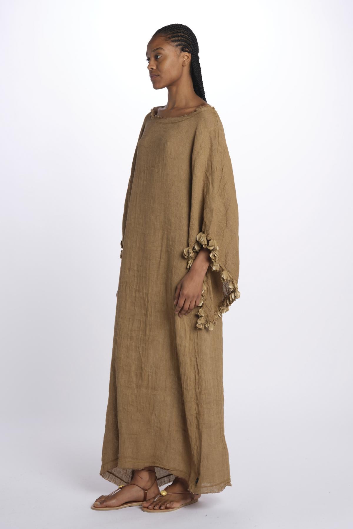 Abito NEFELI lungo m/l NEFELI CAMEL la strega