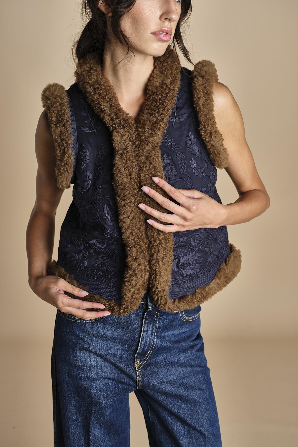 HUGO GILET ricamato con montone HUGO GILET NAVY antik batik