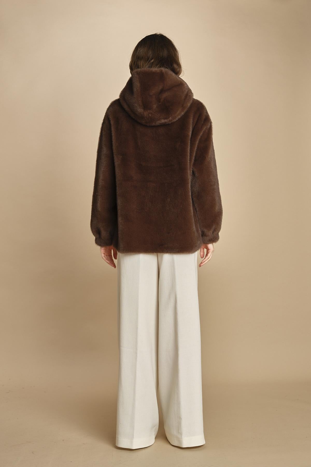 parka ecofur. SELENA MARON giovanni paris