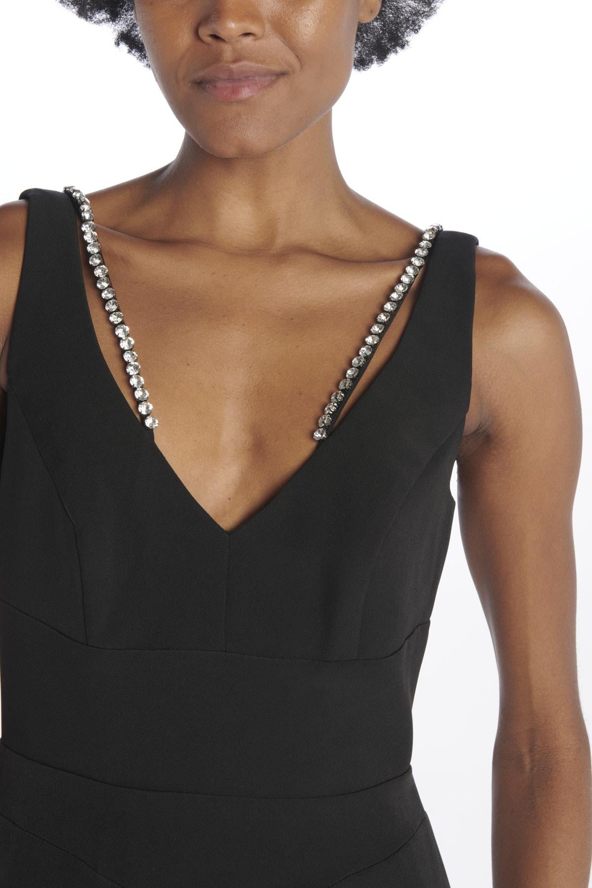 10110016 BLACK halston