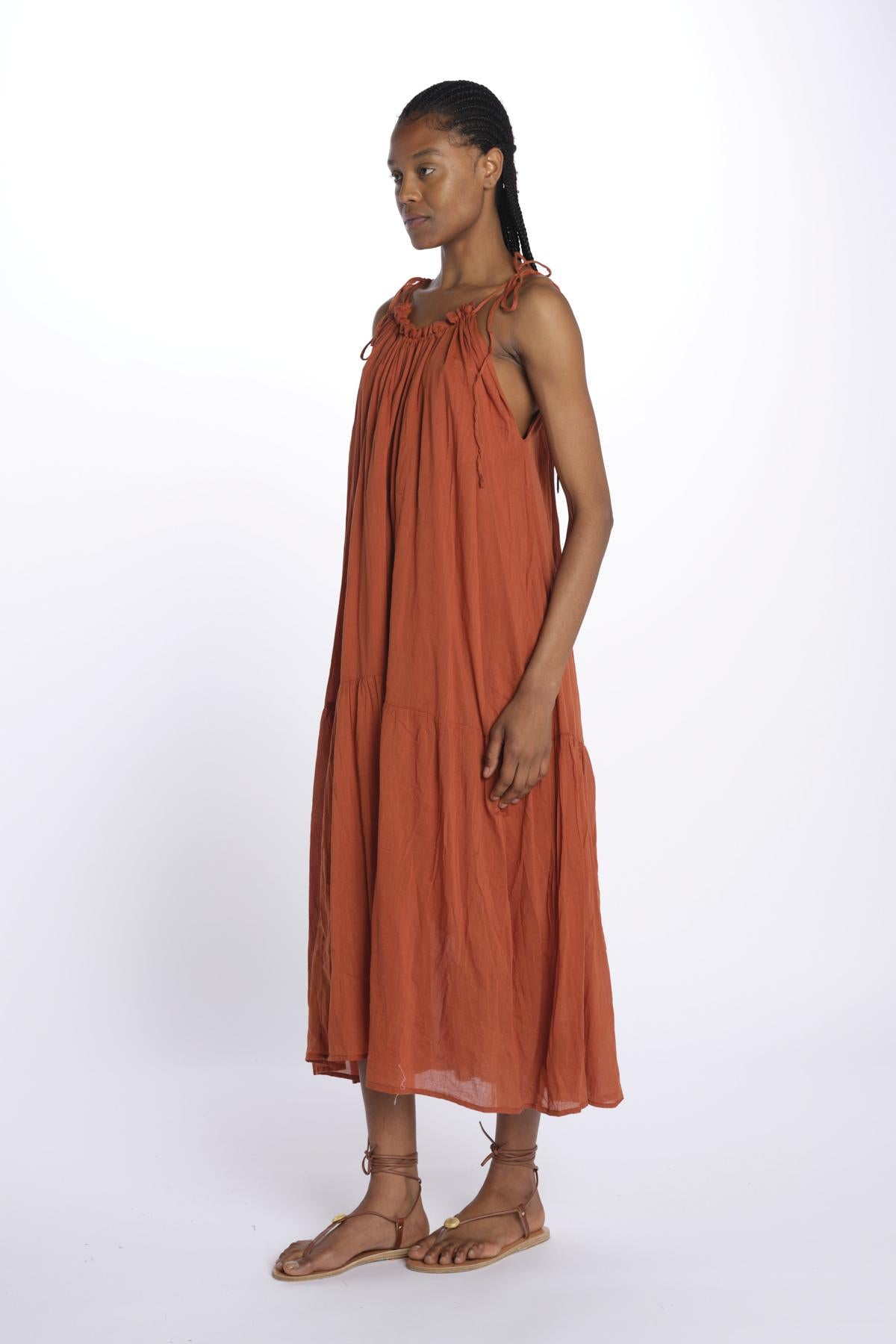 PALOMA abito lungo con balze e spalline sottili PALOM RUST laraethnics