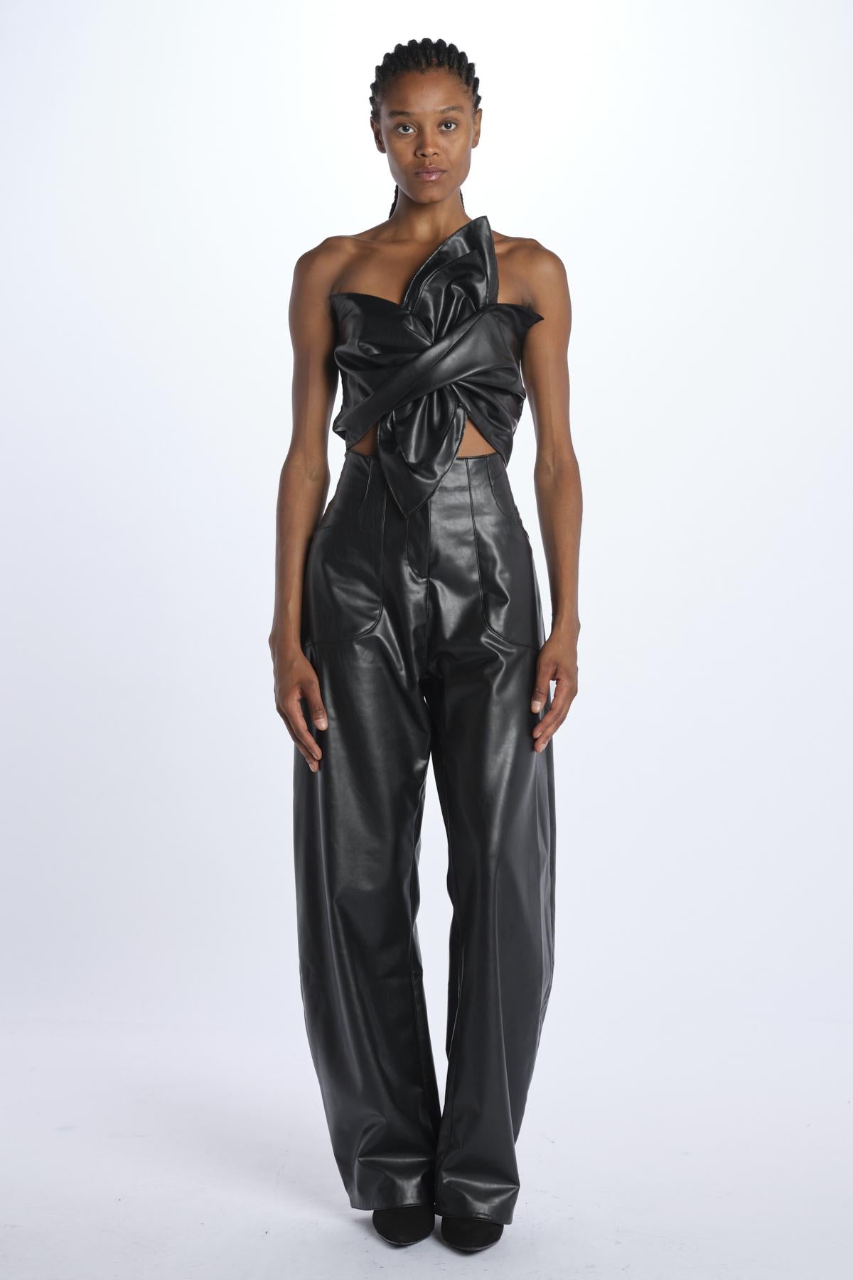 T089 092 BLACK just bee queen