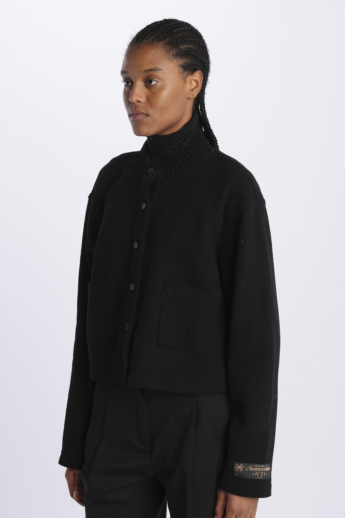 E04146028924 NERO n21