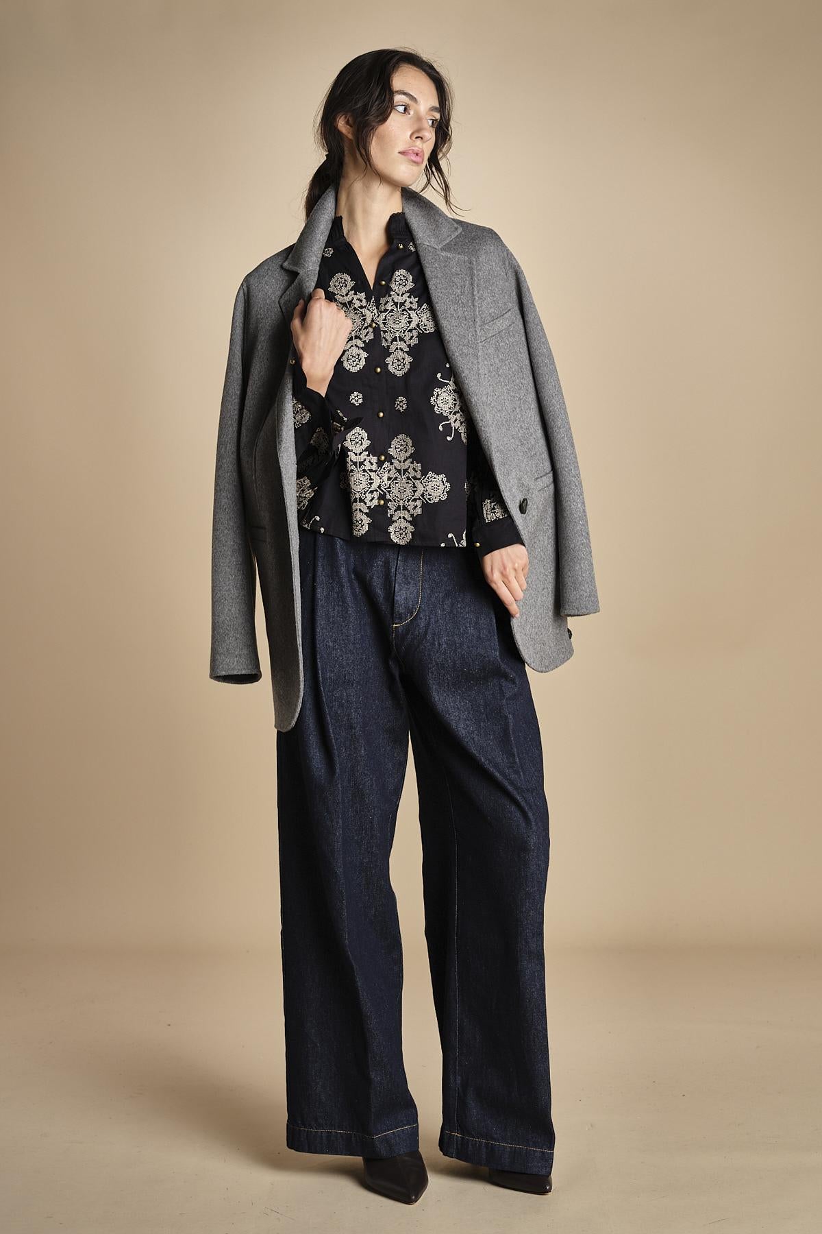 camicia con ricamo punto croce BOULEVARD TOP ONIX BLACK scarlett poppies