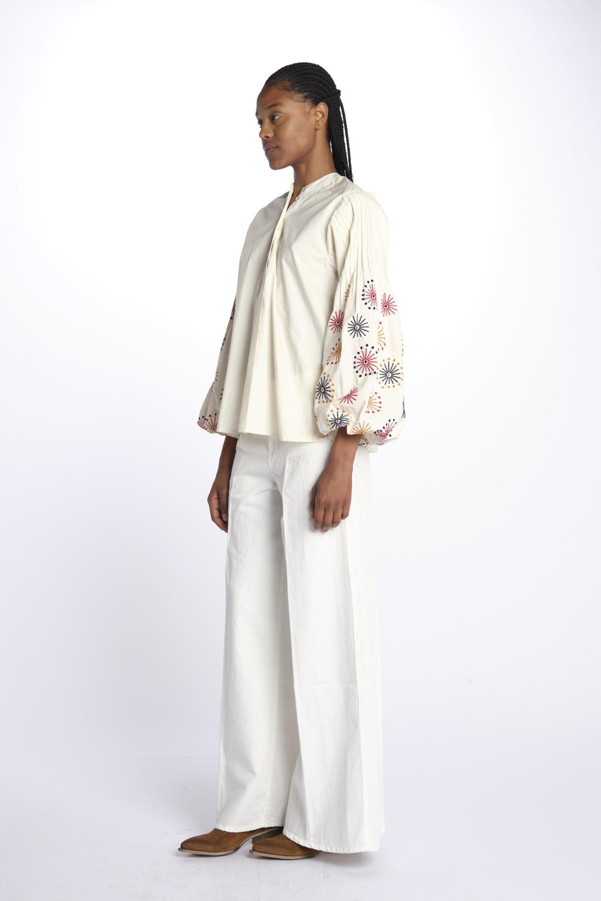 OKSANNA camicia con maniche a palloncino decorate E25TU001 ECRU stella forest
