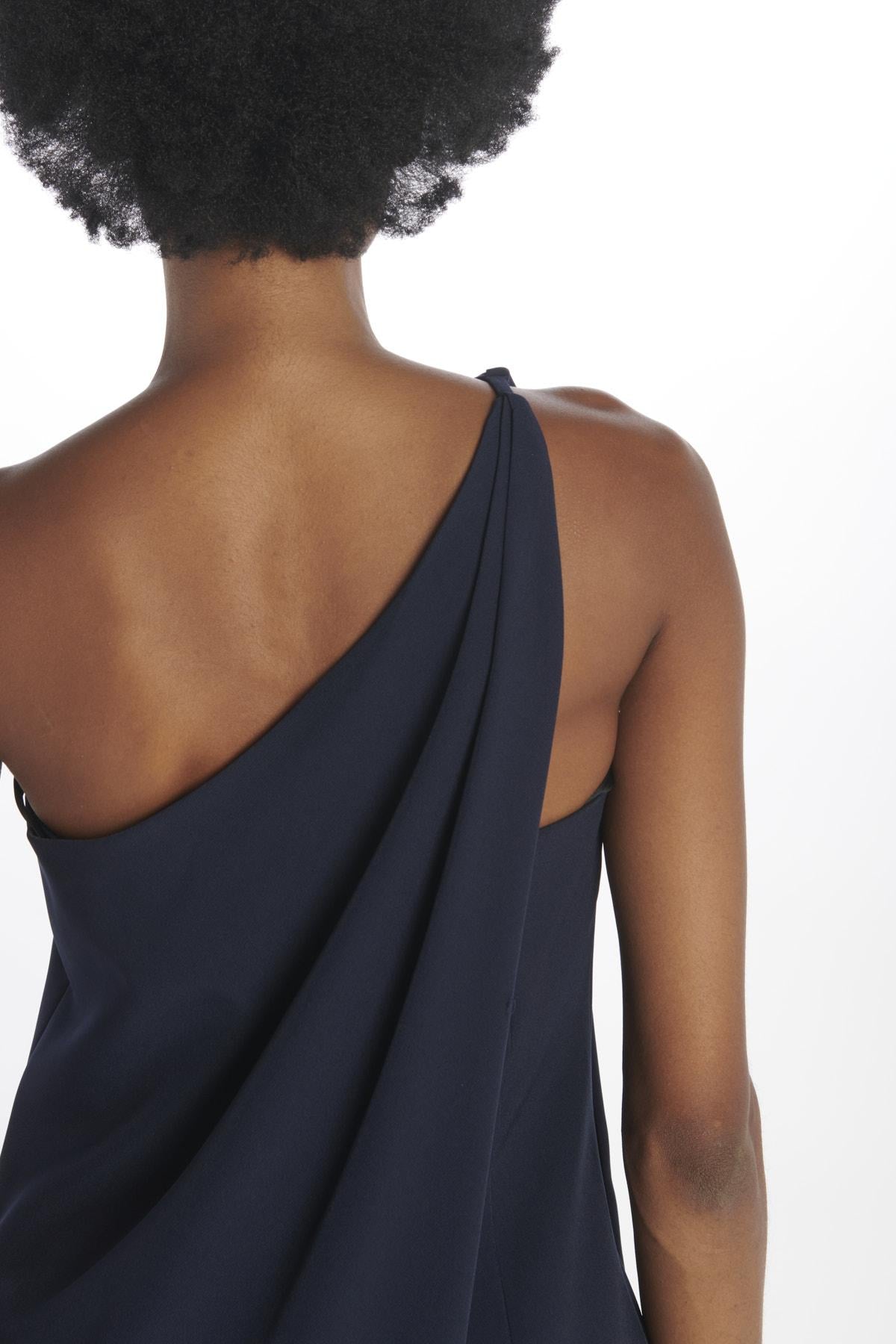 10110059 NAVY halston