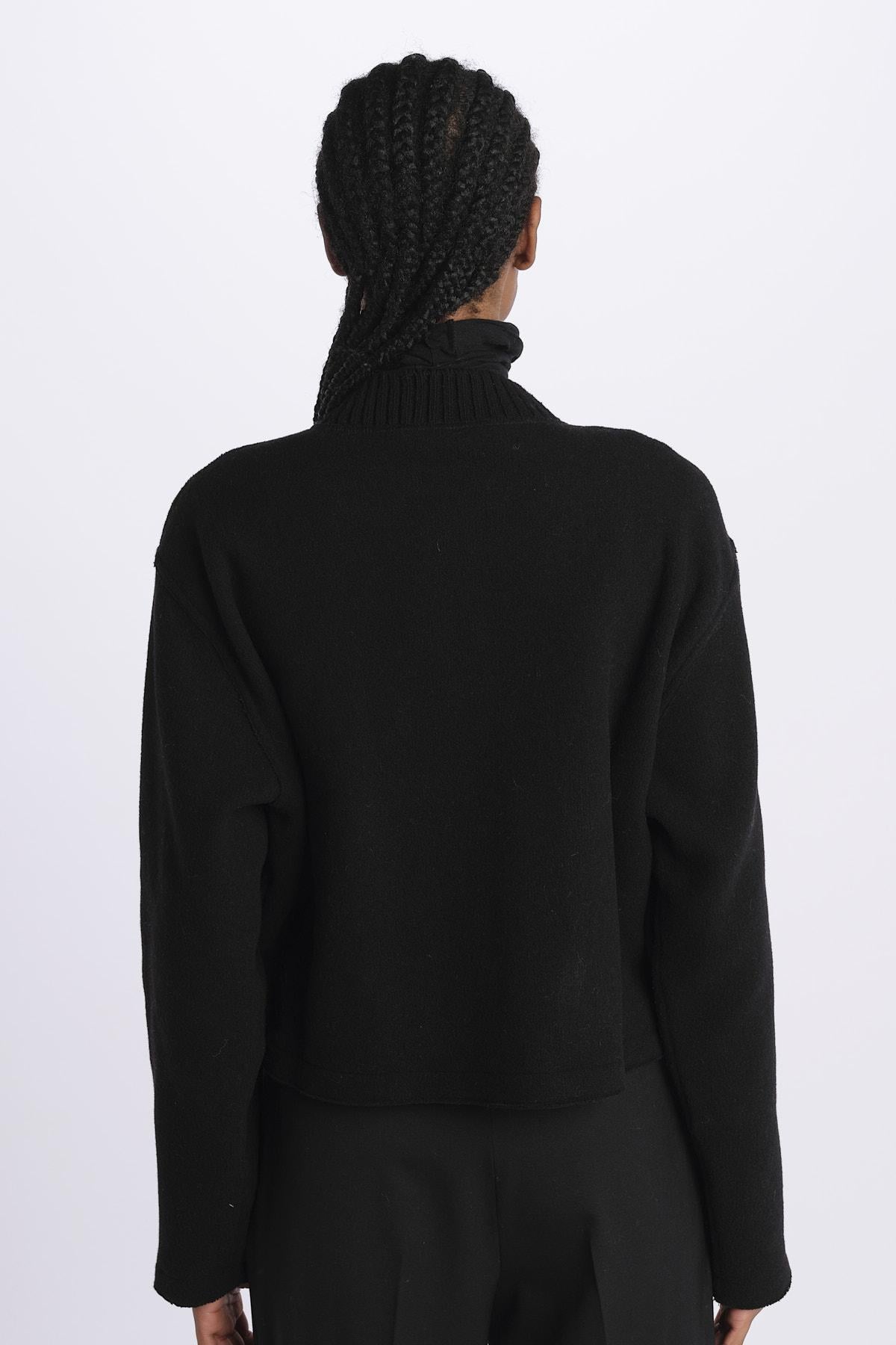 E04146028924 NERO n21