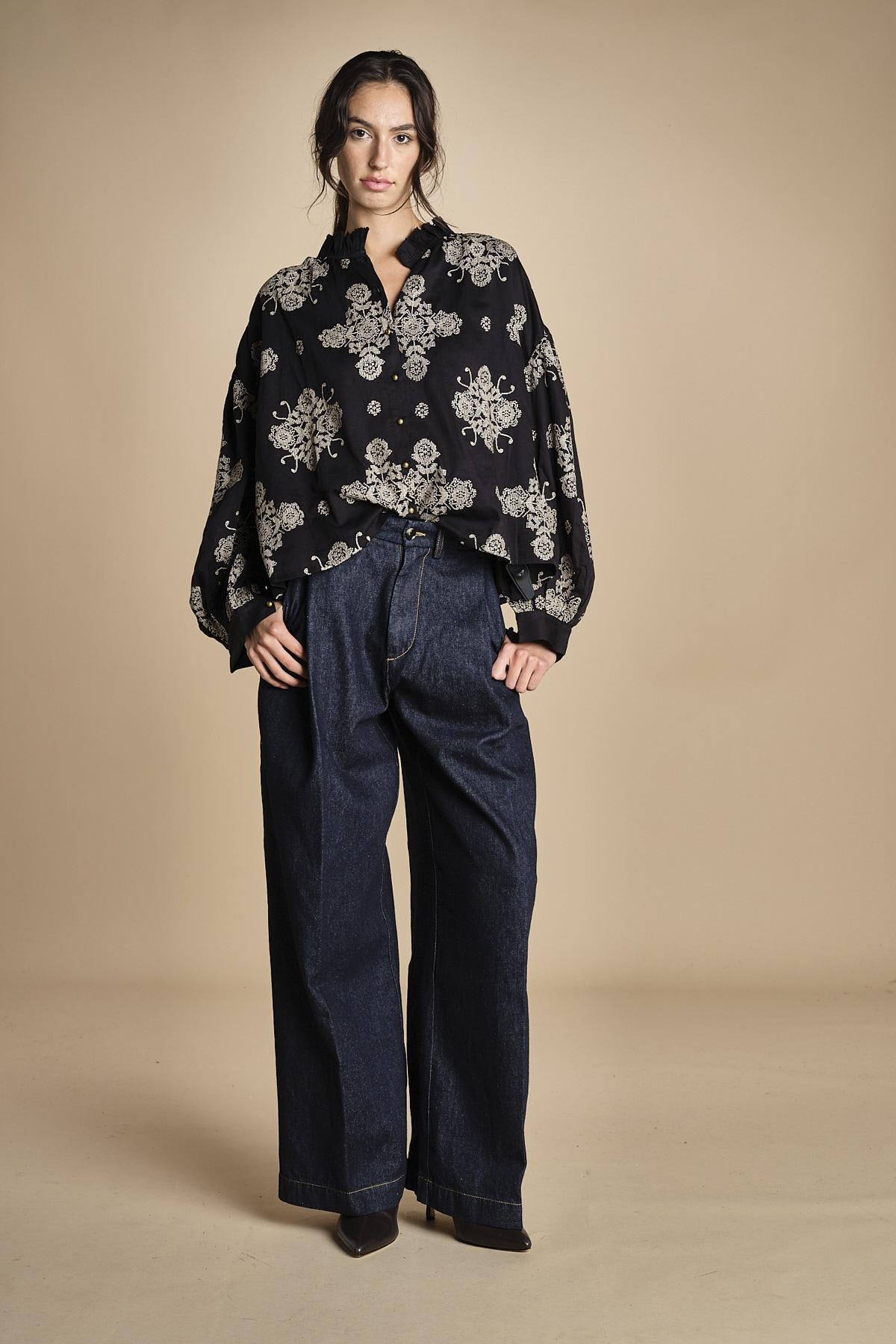 camicia con ricamo punto croce BOULEVARD TOP ONIX BLACK scarlett poppies