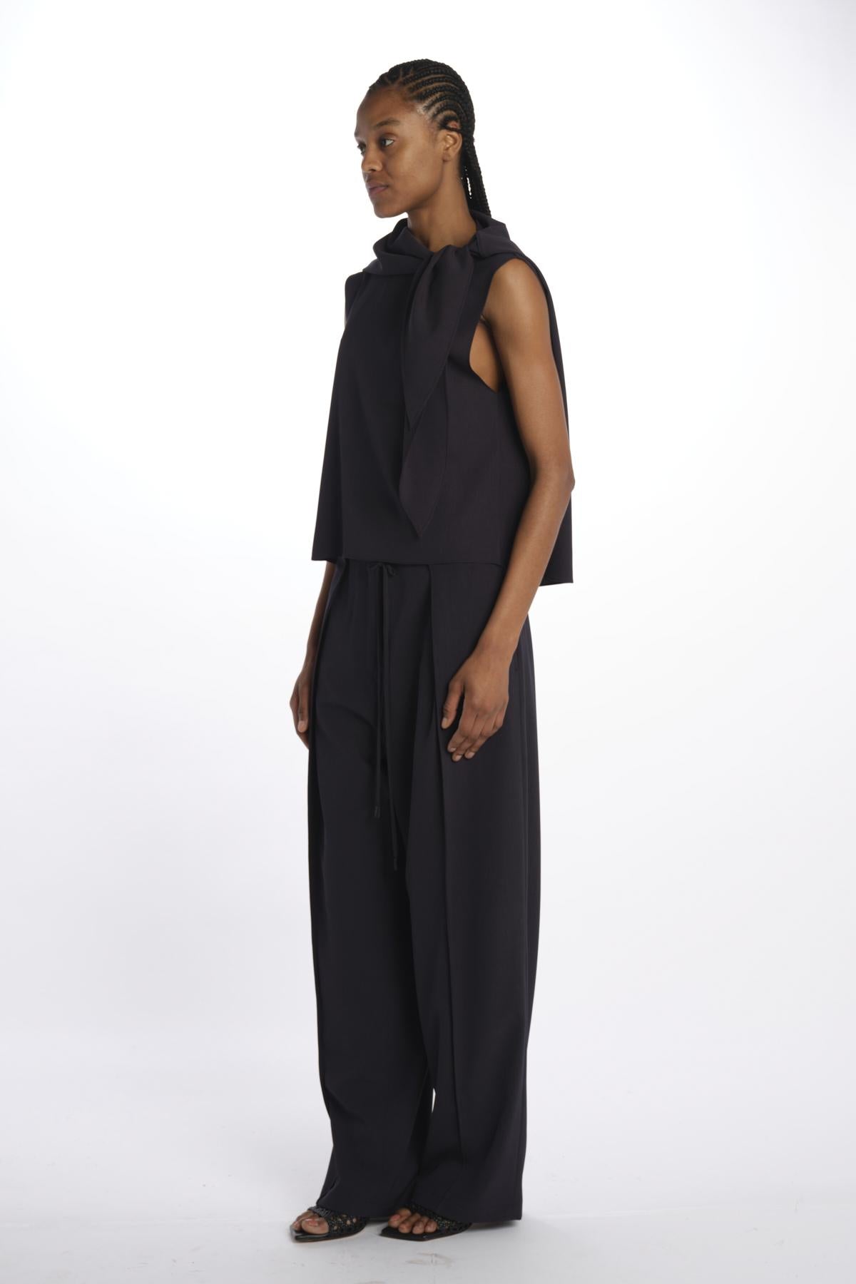 Top con nodo LS2511BL006ENA NAVY le 17 septembre