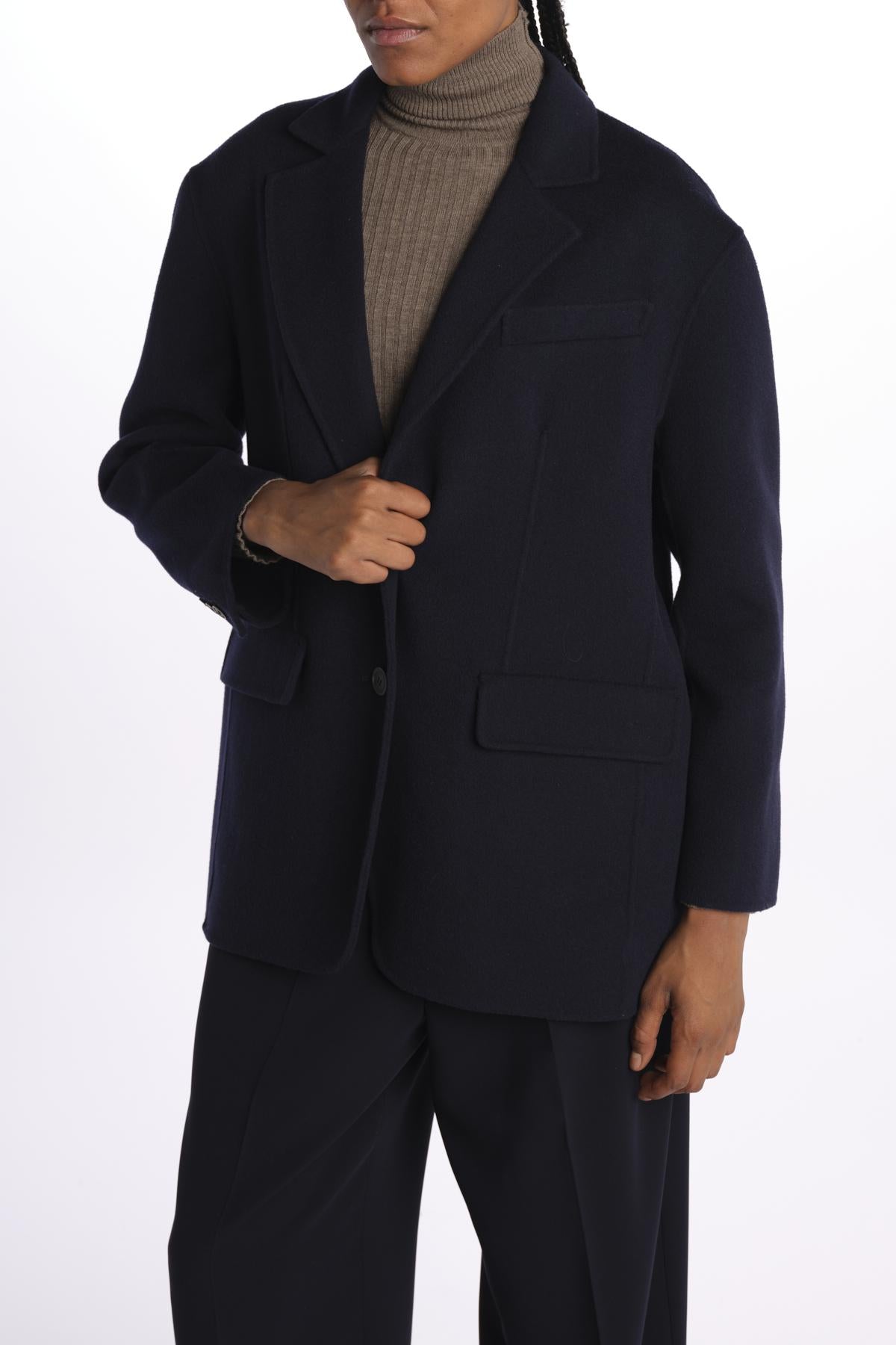 2425086031600 015NAVY weekend maxmara