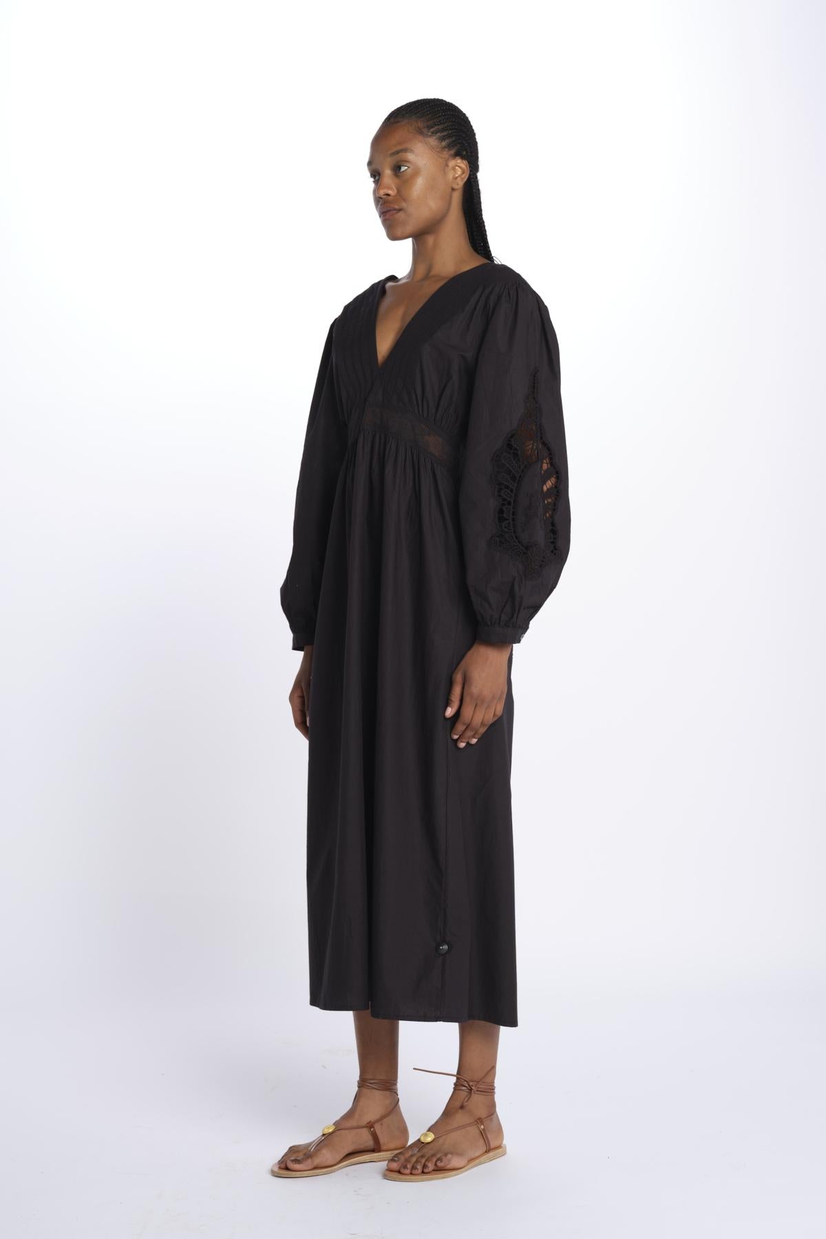 DHALIA abito maniche a sbuffo e inserti in macrame DHALIA NERO louise misha