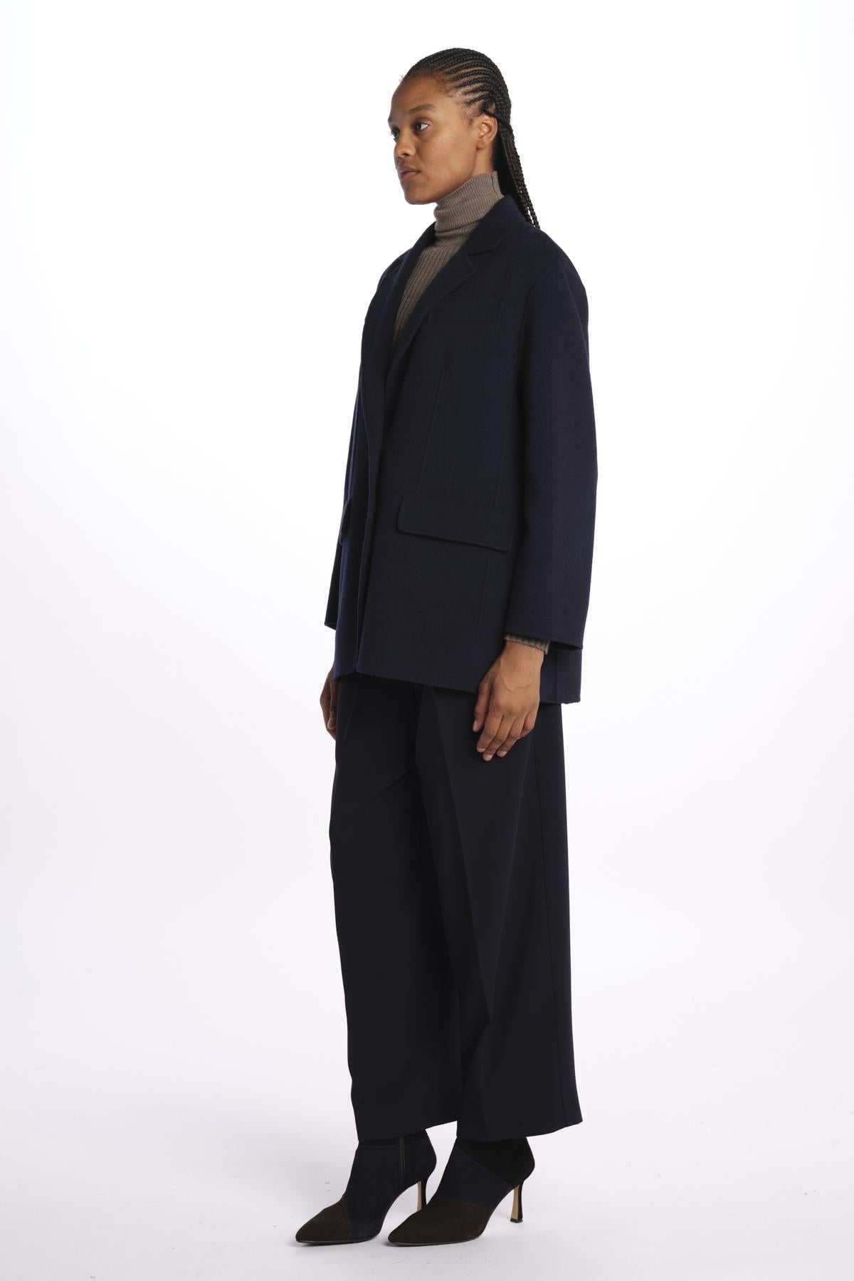 2425086031600 015NAVY weekend maxmara