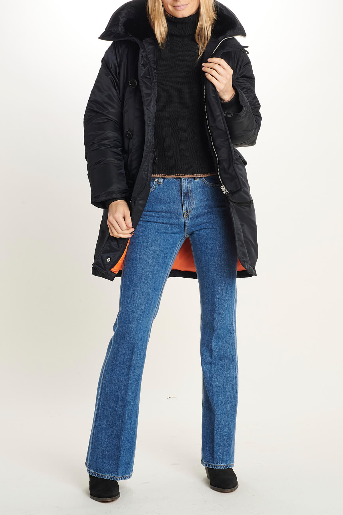  224 1002 BLACK vis a vis 