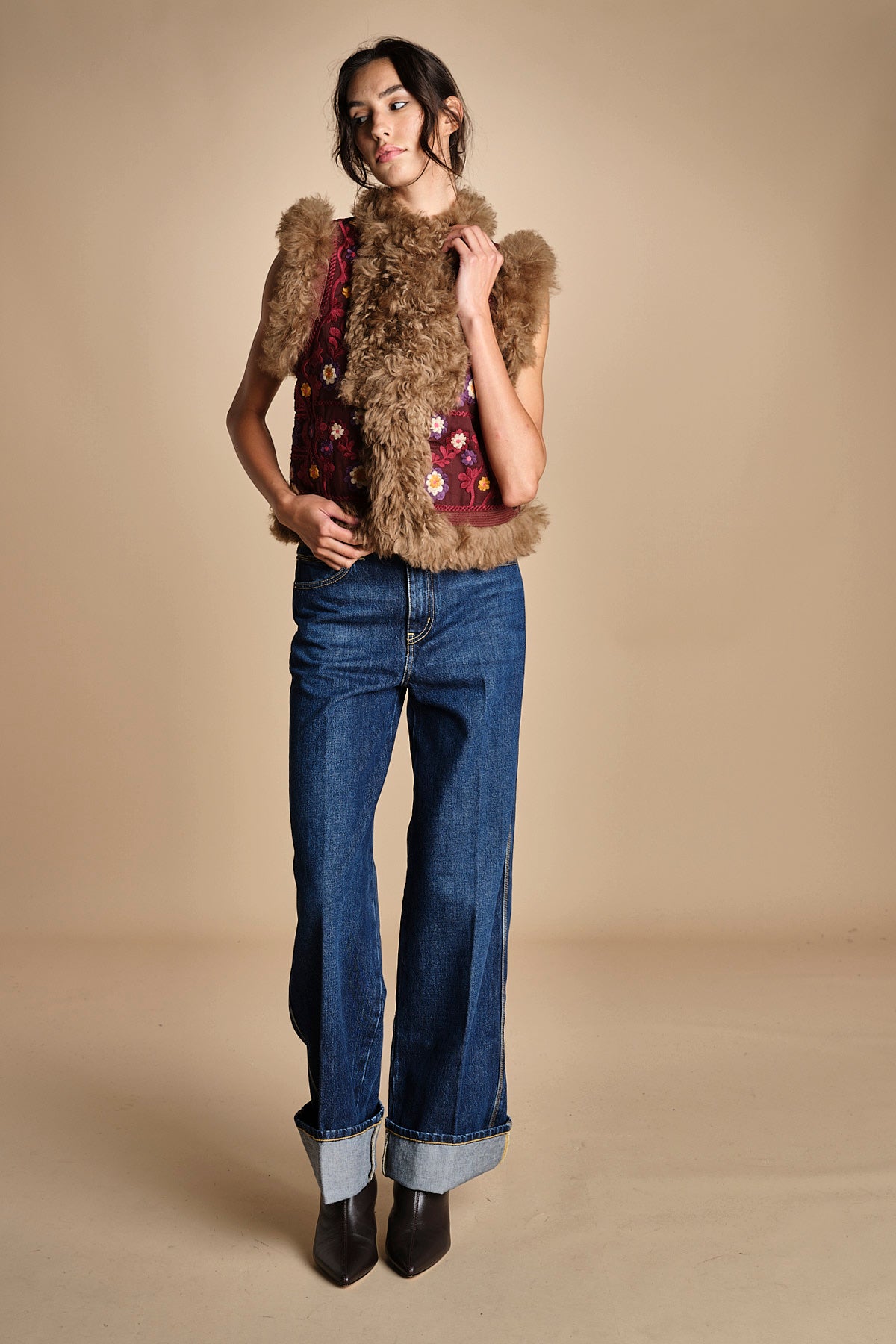 gilet ricamato con mongolia MAGYAR GILET BURGUNDY antik batik 