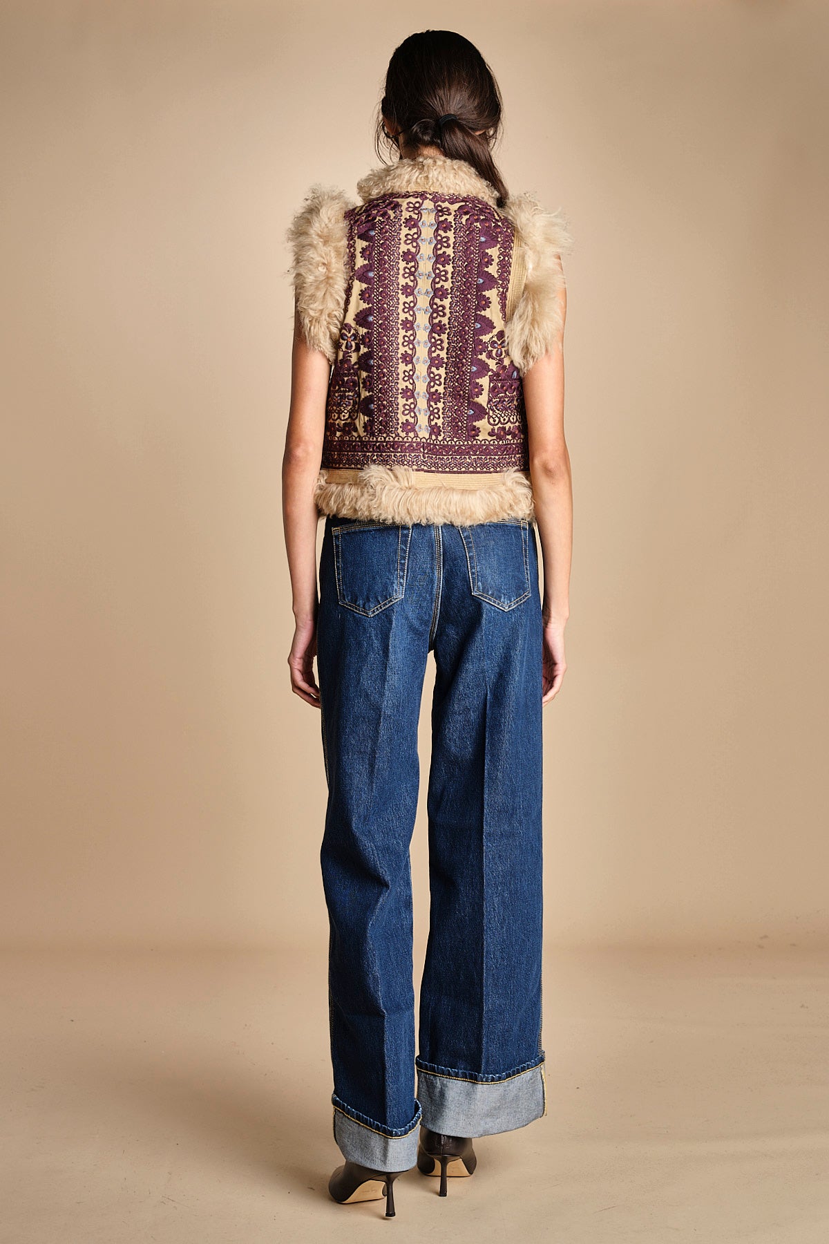 gilet  ricamato con montone SANDORA GILET CAMEL antik batik 