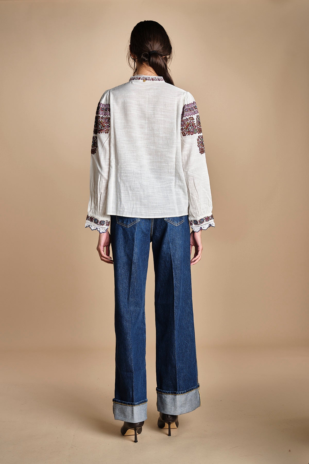 camicia con ricamo floreale TAMI BLOUSE CREAM antik batik 