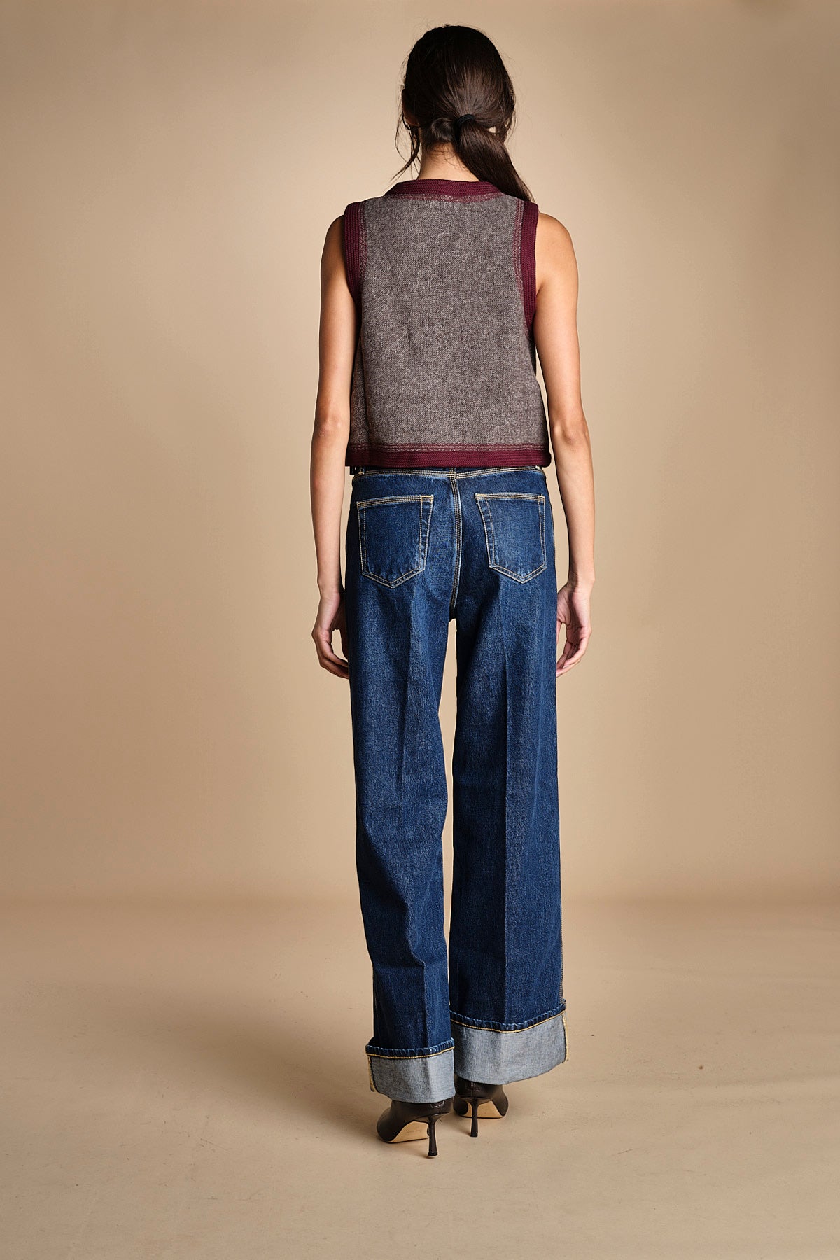 gilet in tessuto diagonale ricamato WILL GILET GREY antik batik 