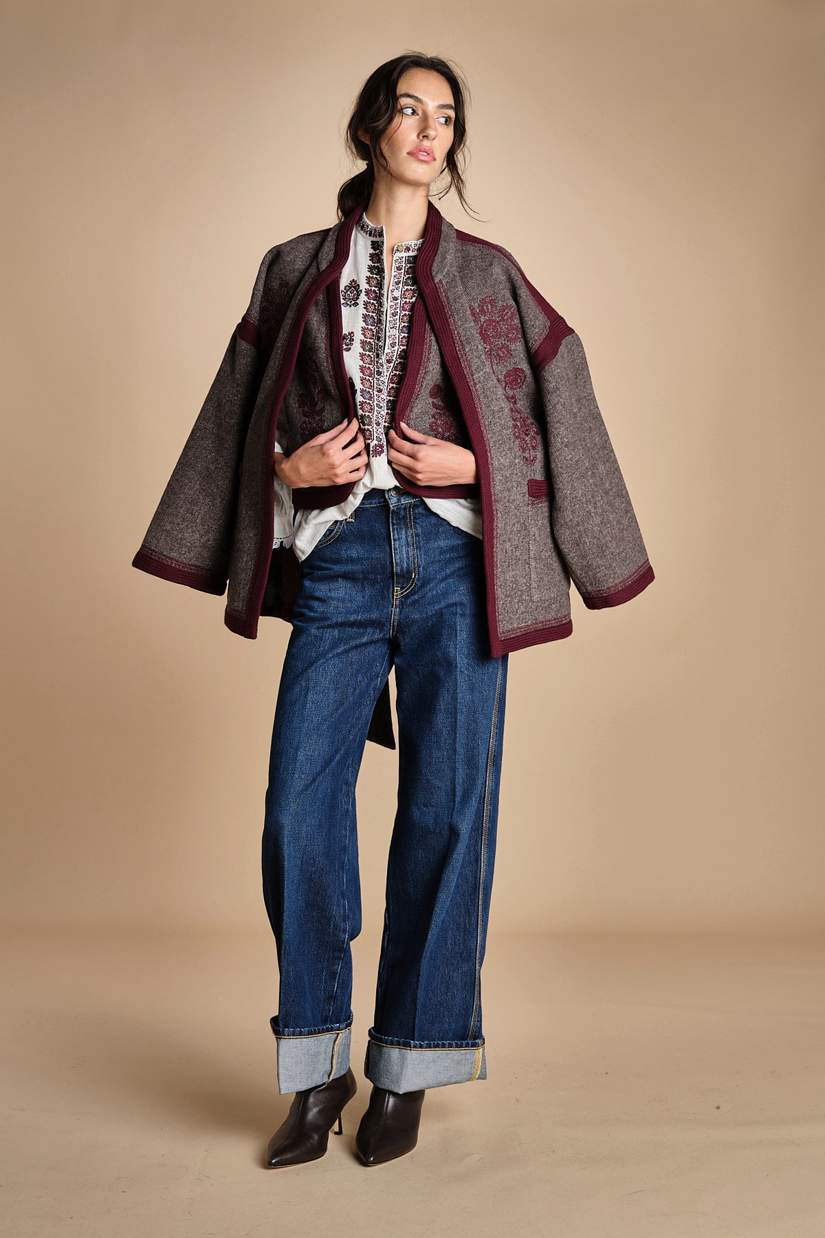 gilet in tessuto diagonale ricamato WILL GILET GREY antik batik 