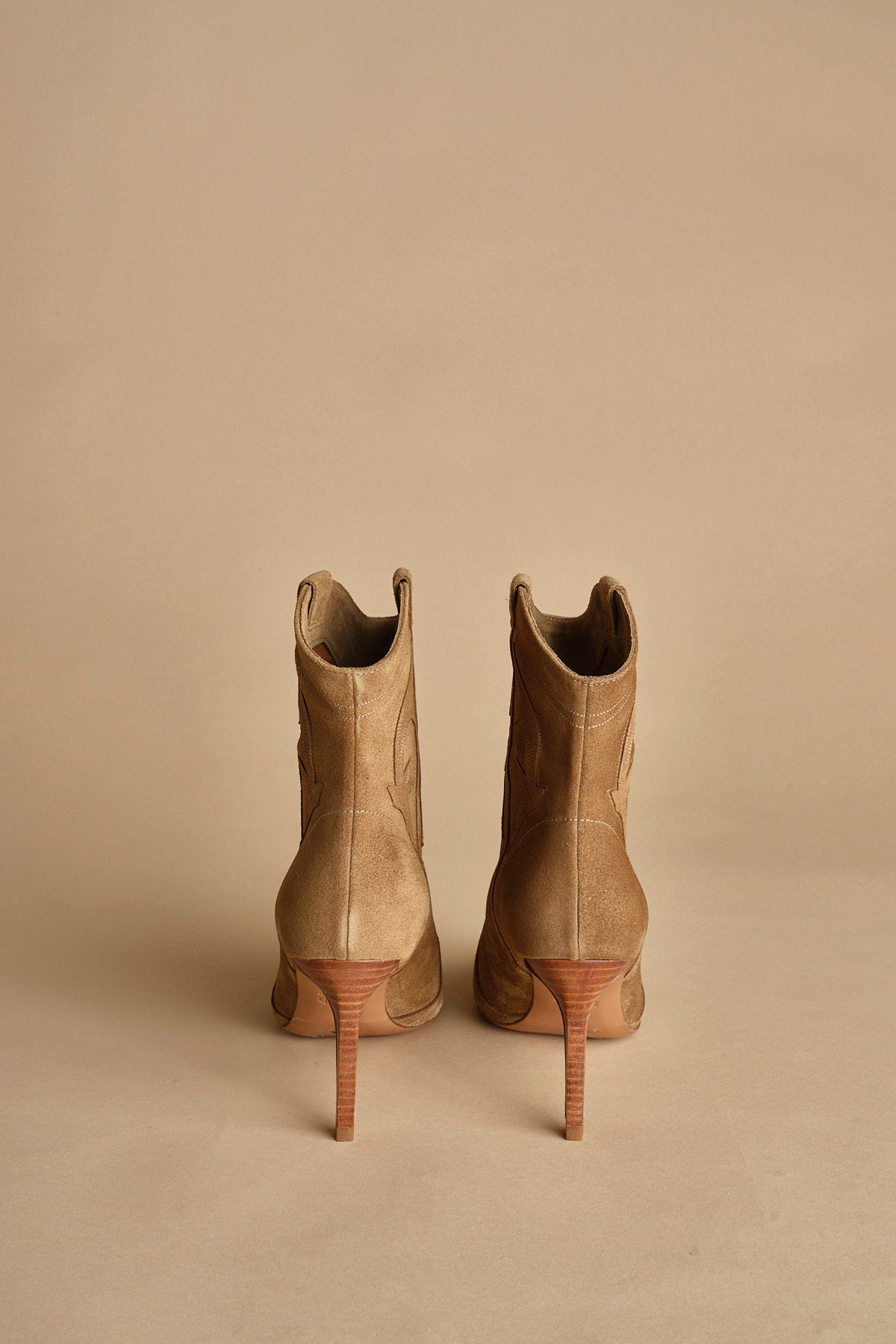 CAITLIN stivaletti camoscio tacco 9. CAITLIN BEIGE ba&sh 