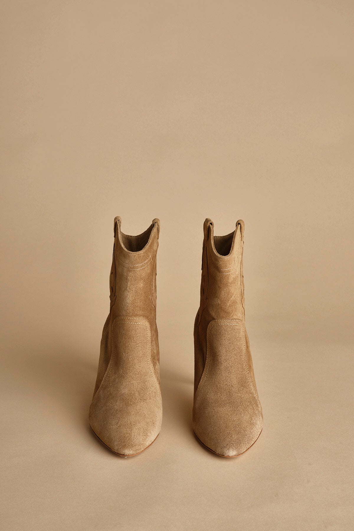 CAITLIN stivaletti camoscio tacco 9. CAITLIN BEIGE ba&sh 