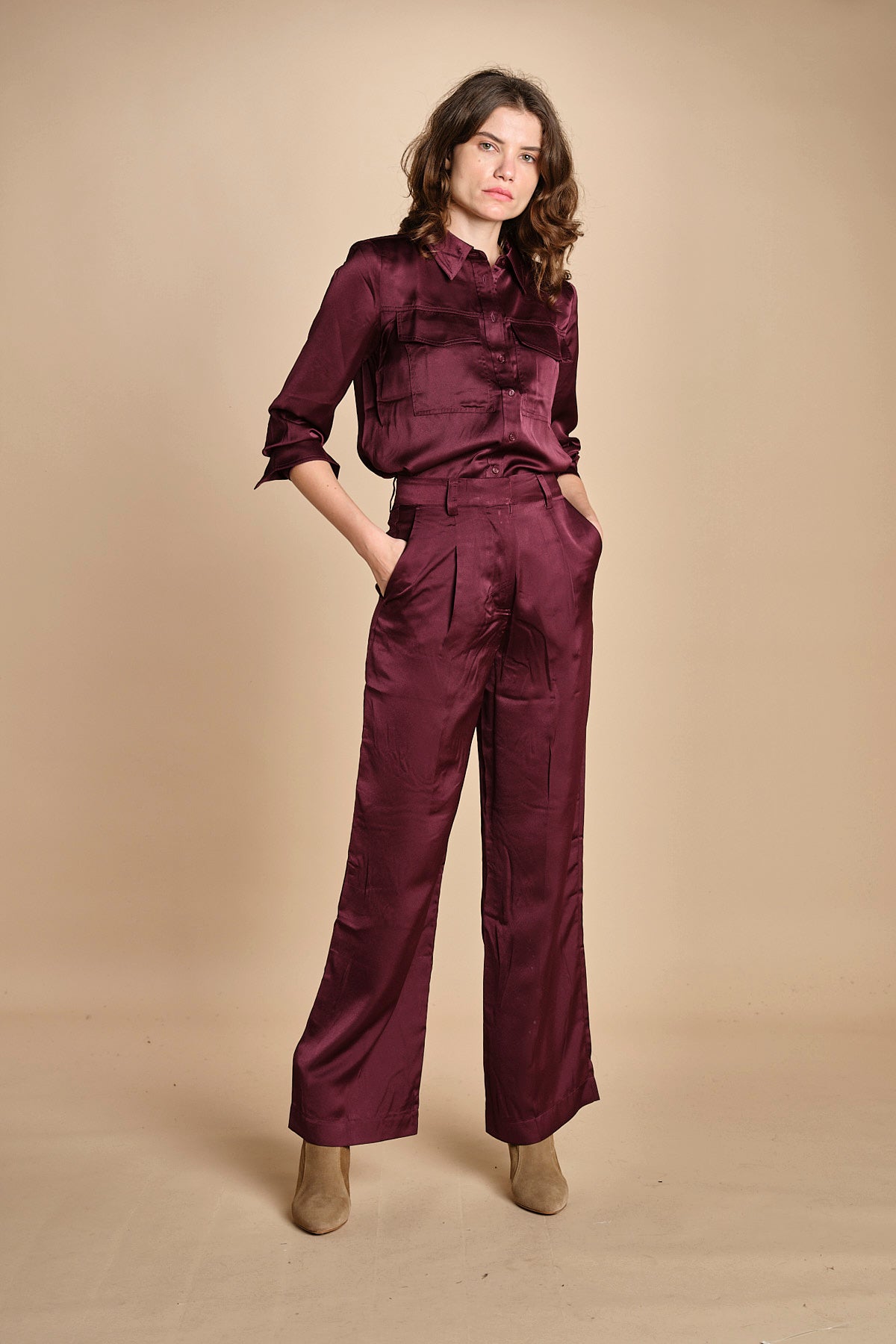 pantaloni in raso con pinces CHARLY PRUNE ba&sh 