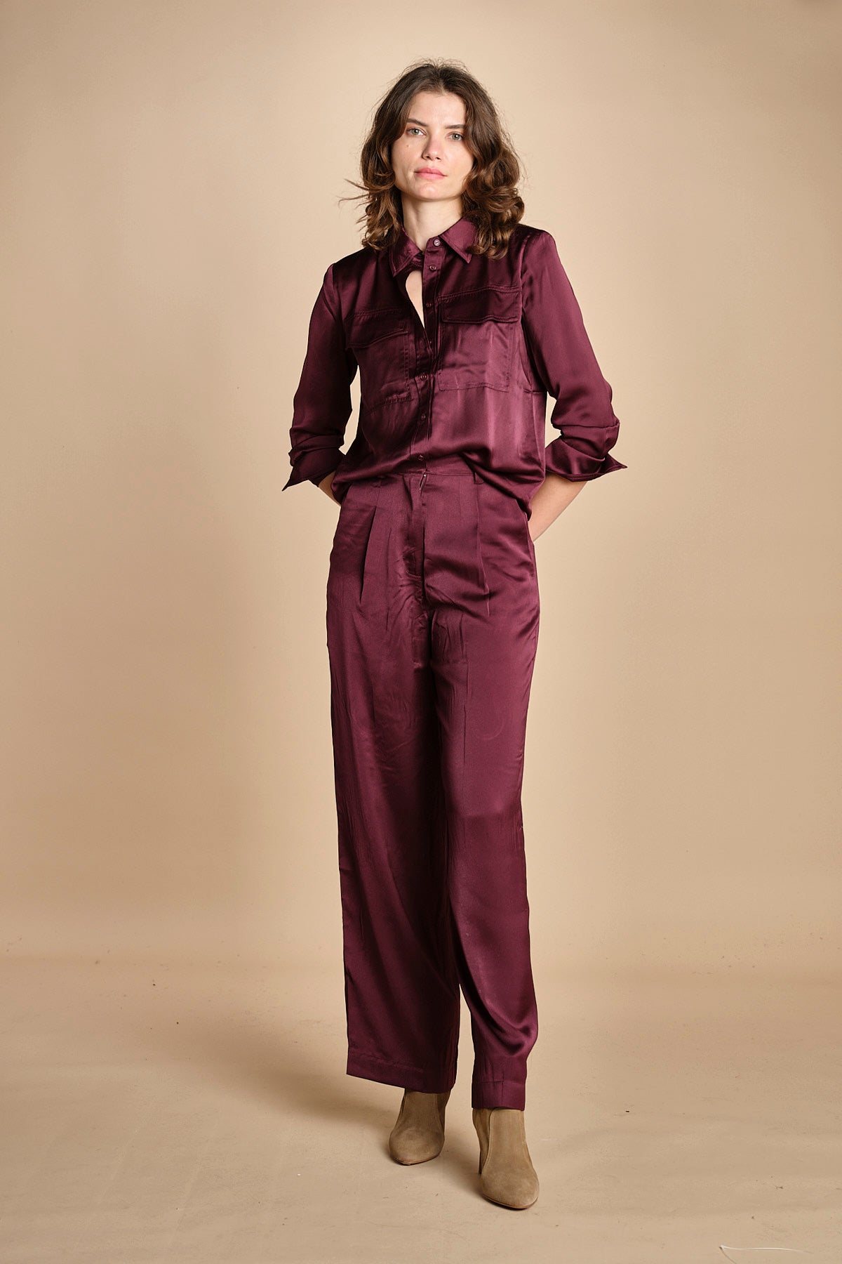 pantaloni in raso con pinces CHARLY PRUNE ba&sh 