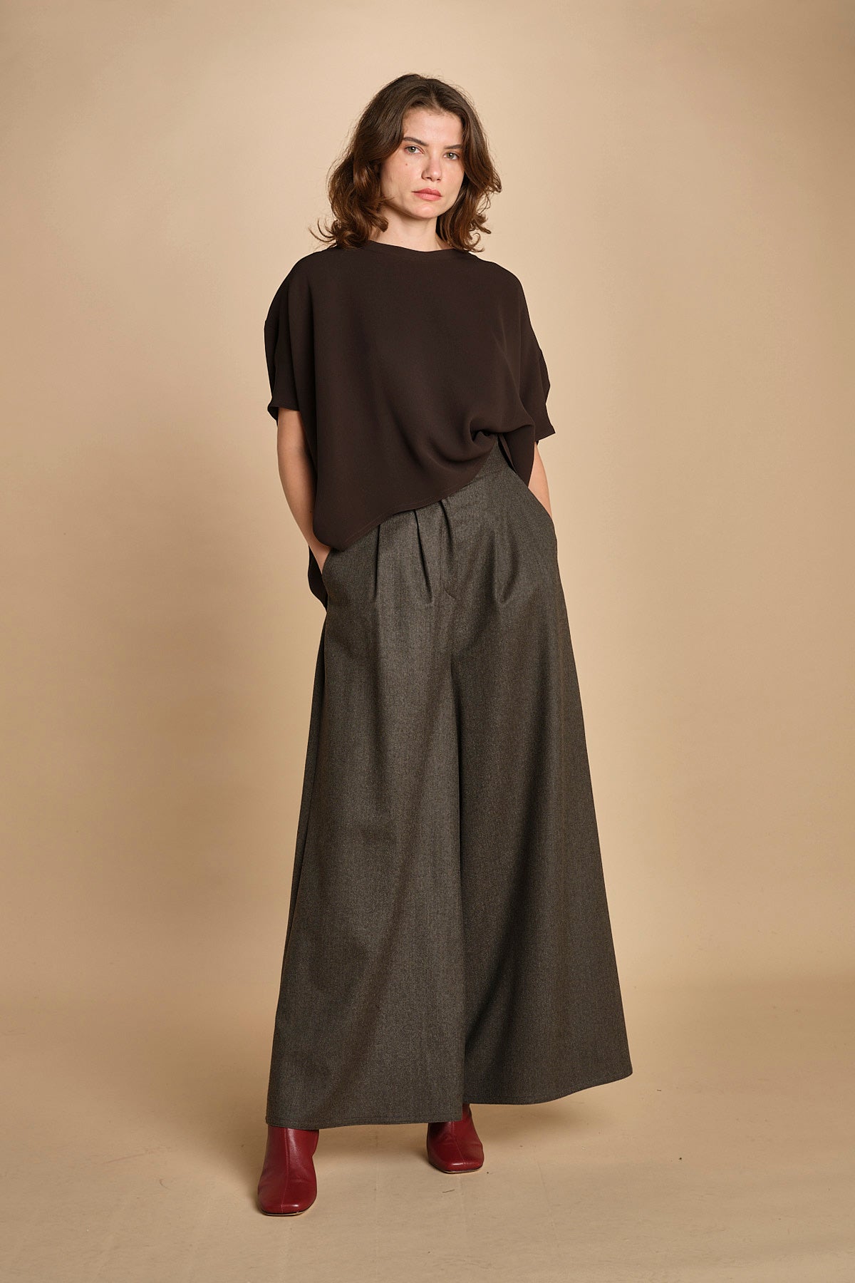 easy shirt in crepon di seta. T2759 DARK BROWN dusan 