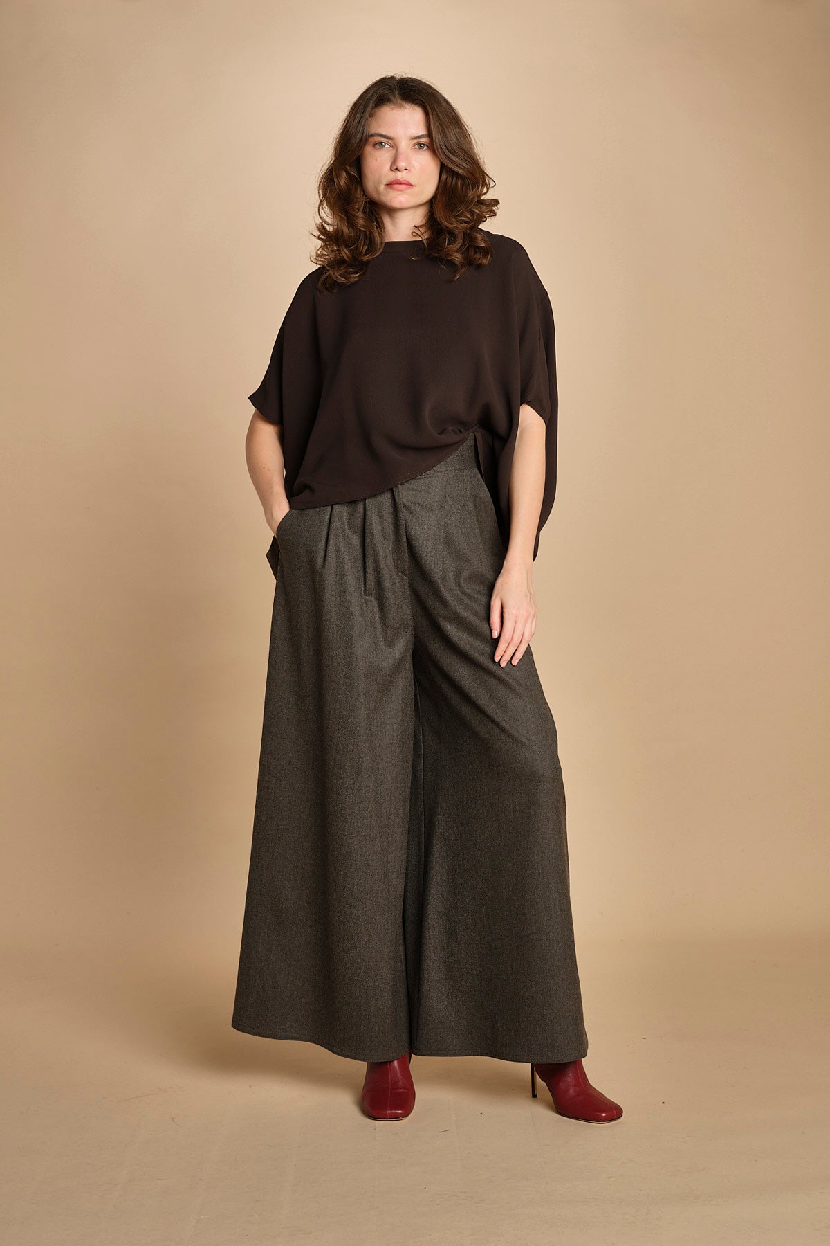 easy shirt in crepon di seta. T2759 DARK BROWN dusan 