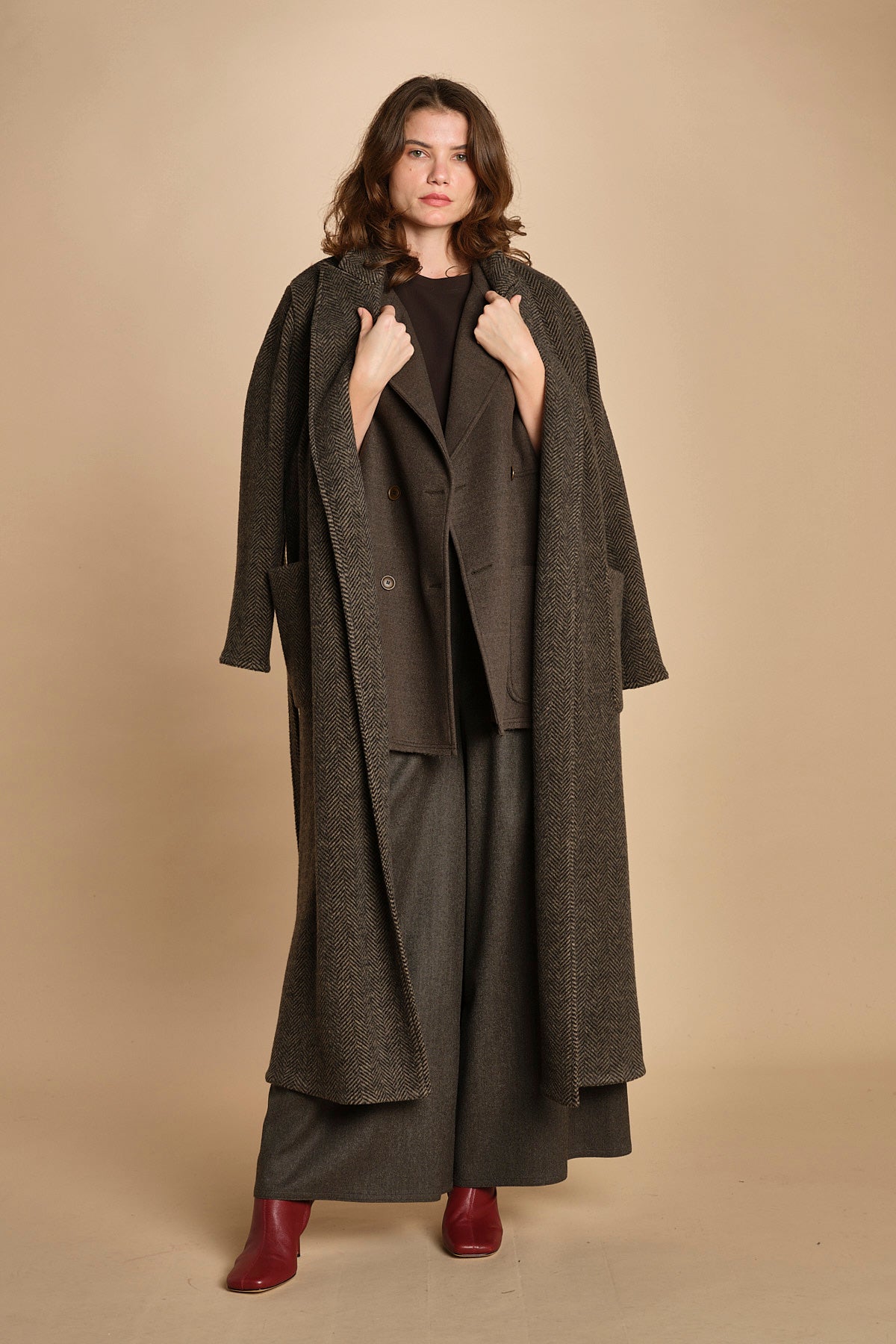 easy shirt in crepon di seta. T2759 DARK BROWN dusan 