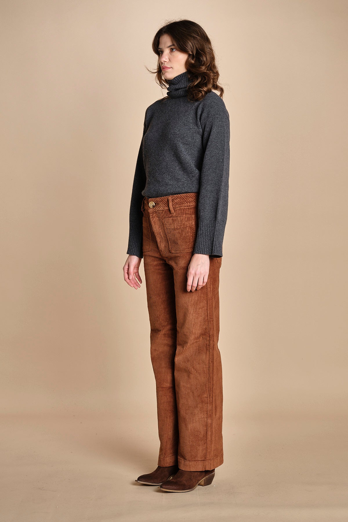 pantalone a zampa con taschine FAUVE WX CARAMEL fam 