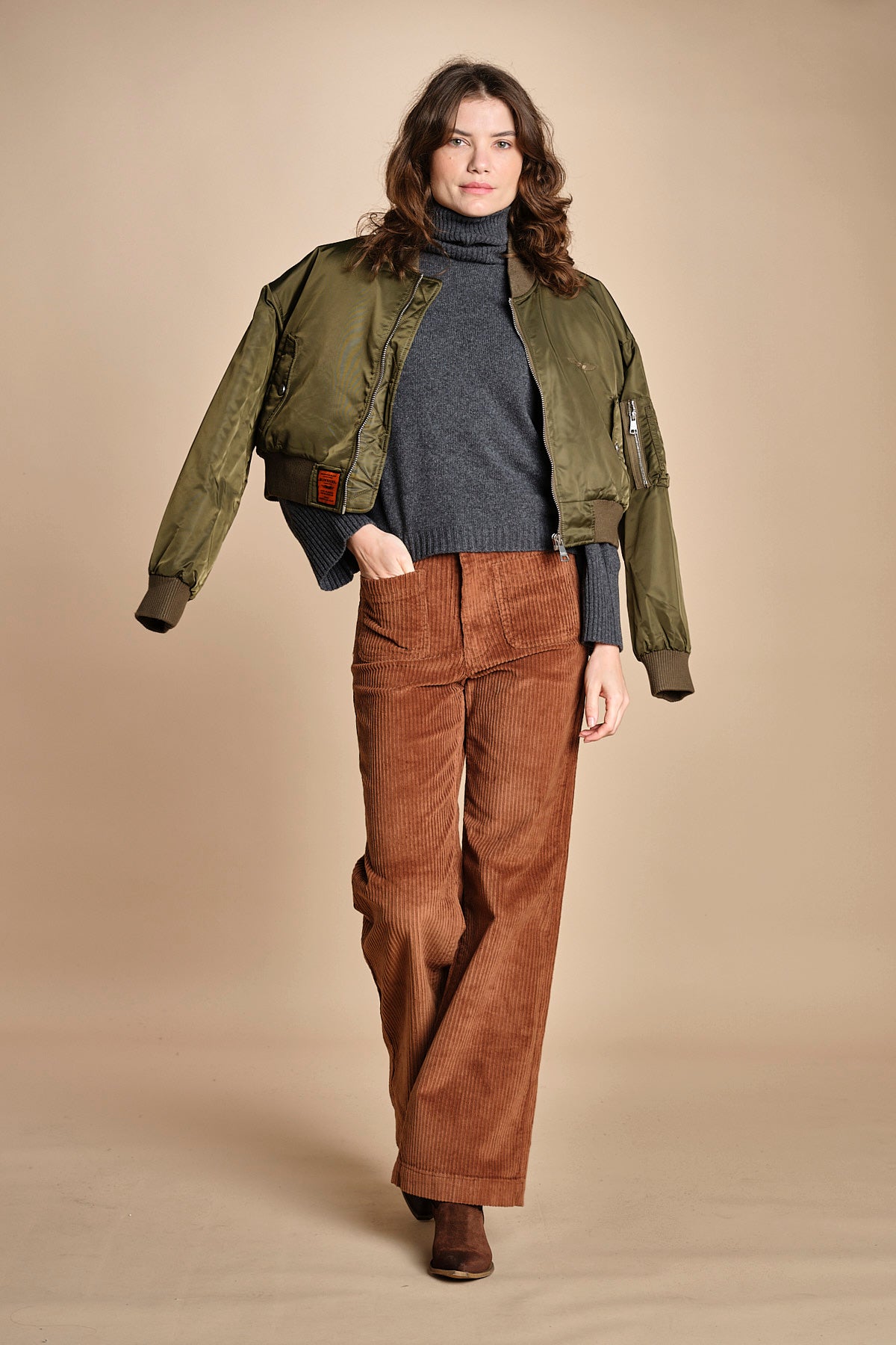 pantalone a zampa con taschine FAUVE WX CARAMEL fam 