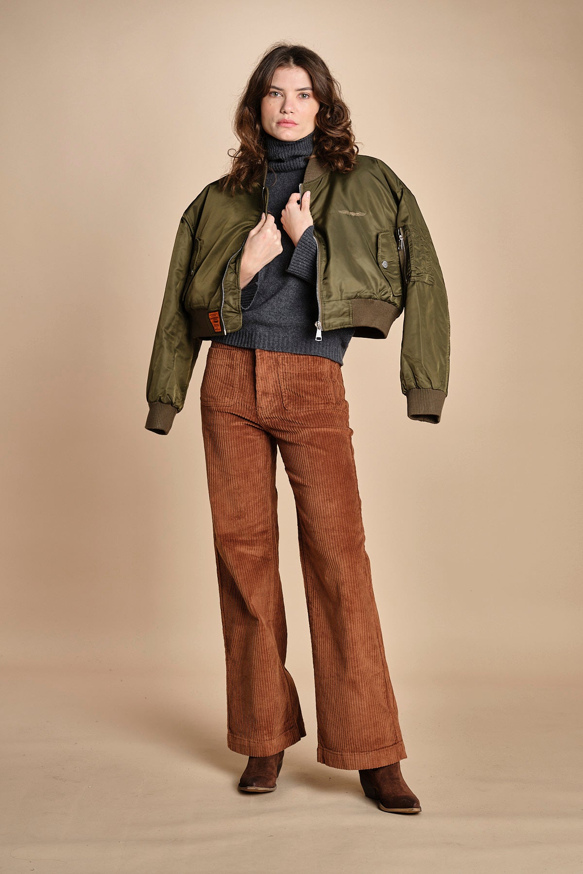 pantalone a zampa con taschine FAUVE WX CARAMEL fam 