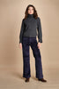 pantalone a zampa con taschine