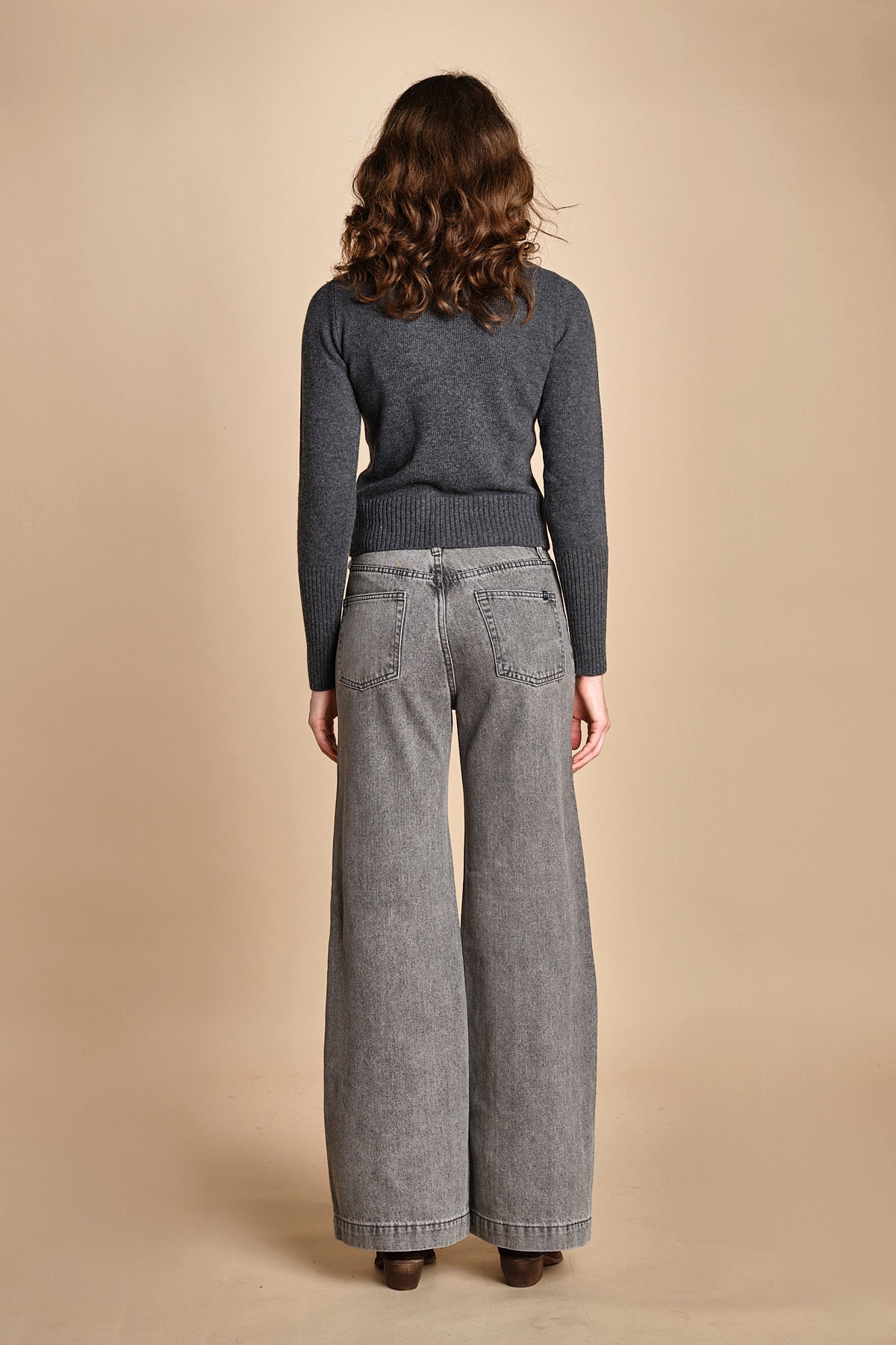denim over FLEURE WF GREY fam 