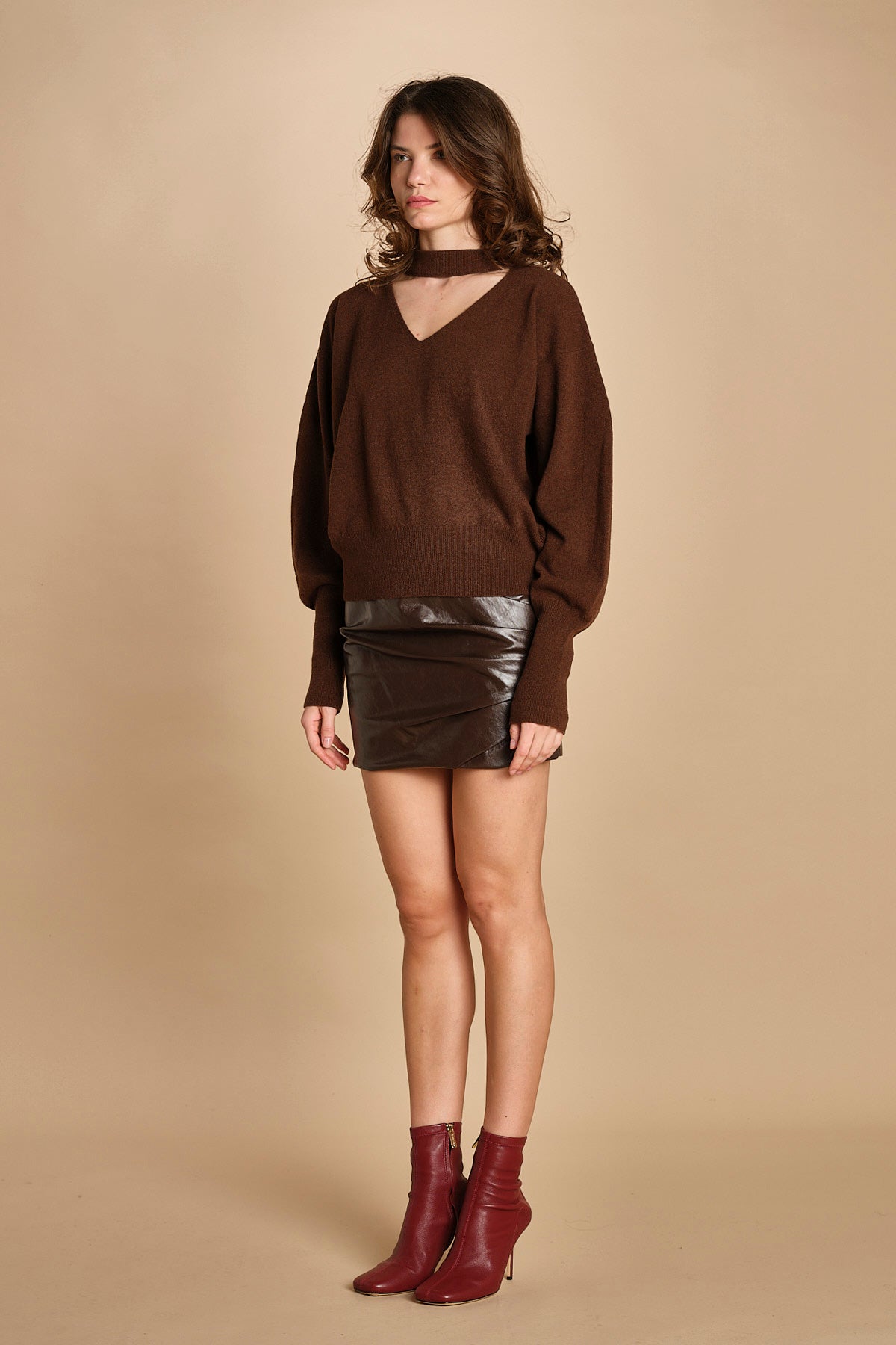 maglia scollata con scollo a v 32012-351 MORO 69 federica tosi 