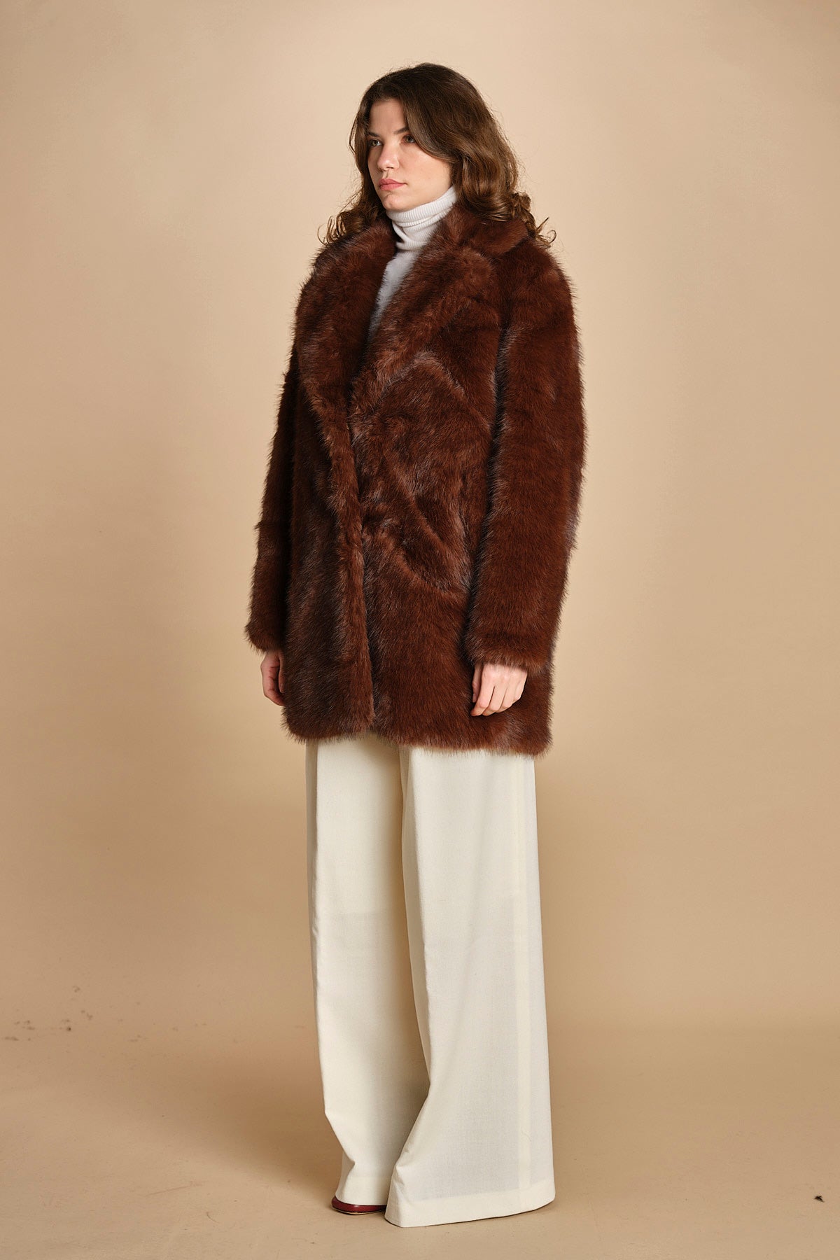 cappotto in ecofur. ANASTASIA MARRON giovanni paris 