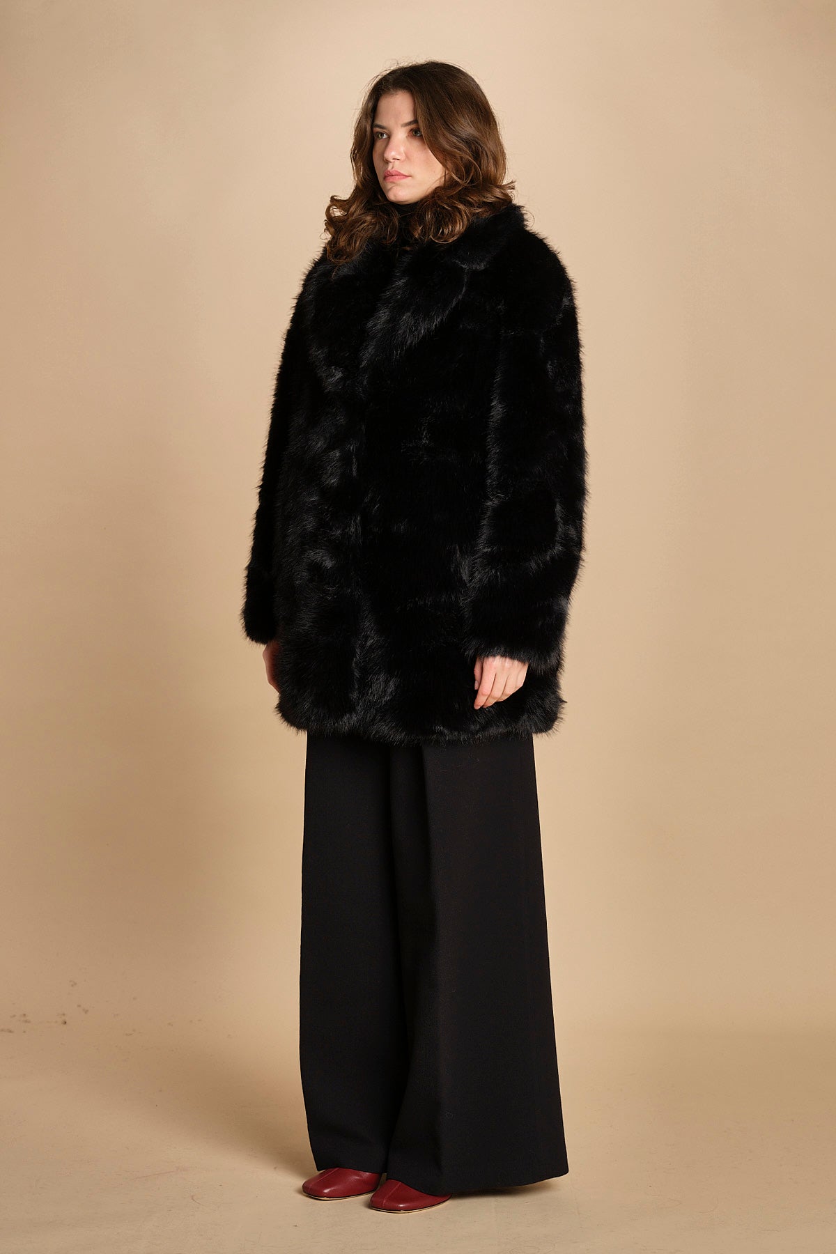 cappotto in ecofur. ANASTASIA NOIR giovanni paris 