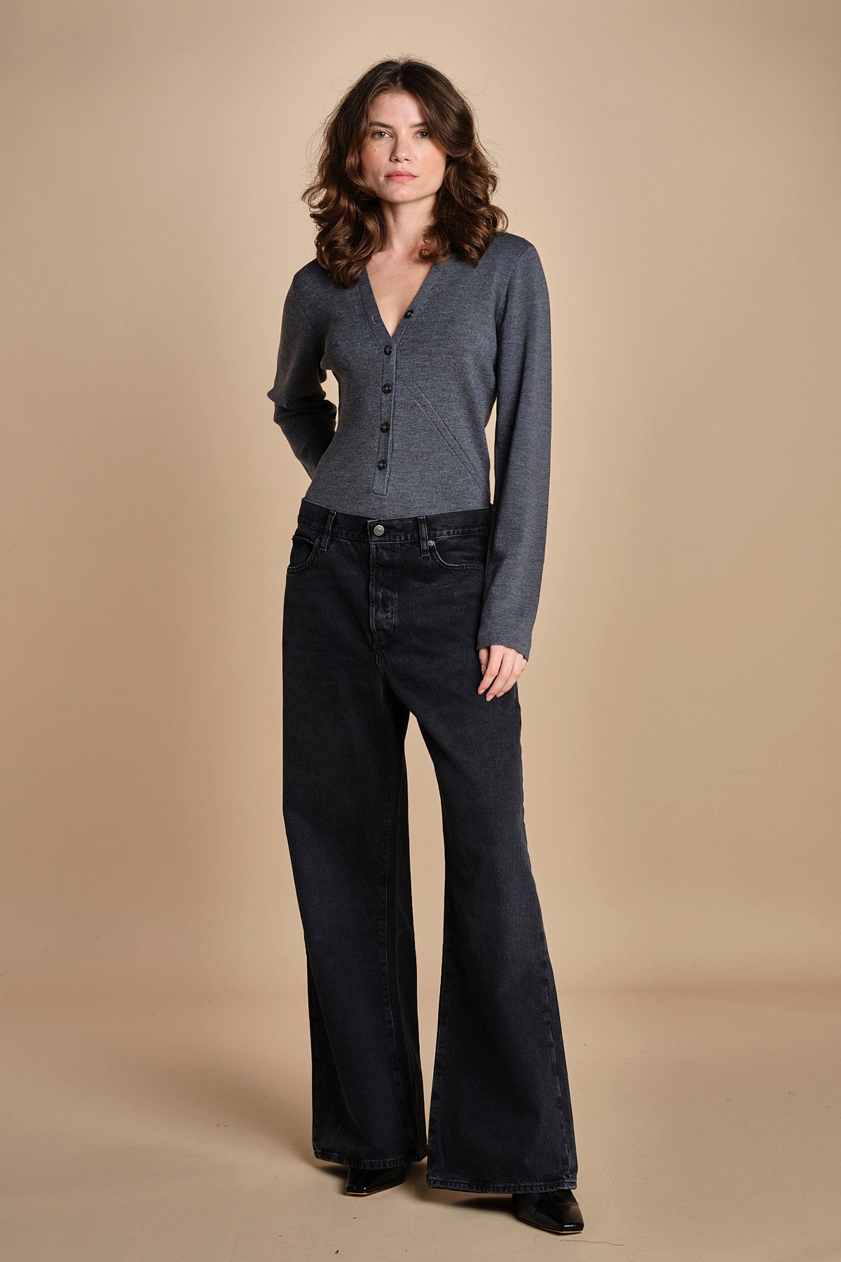 body scollo a v in merinos ANDERSON KNIT BODY GREY herskind 