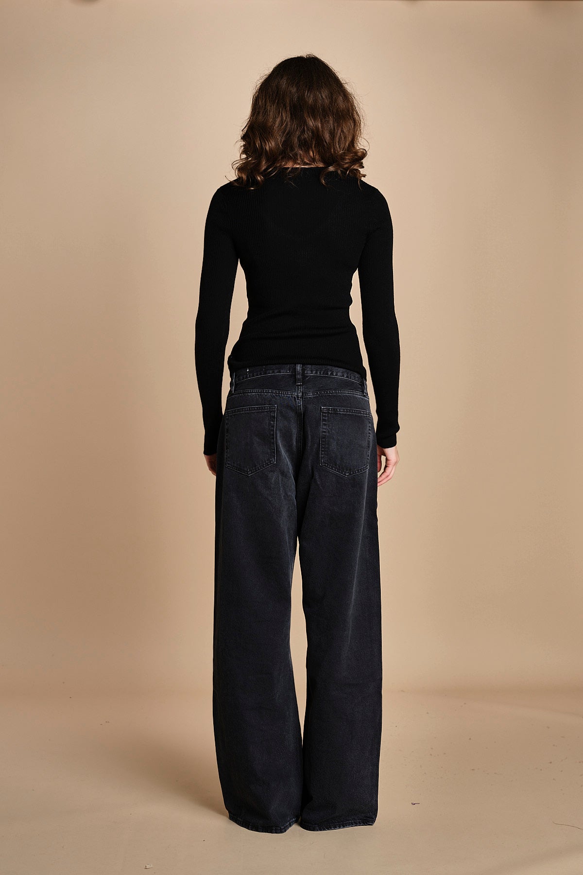 maglia scollo a v NOVA KNIT BLOUSE BLACK herskind 