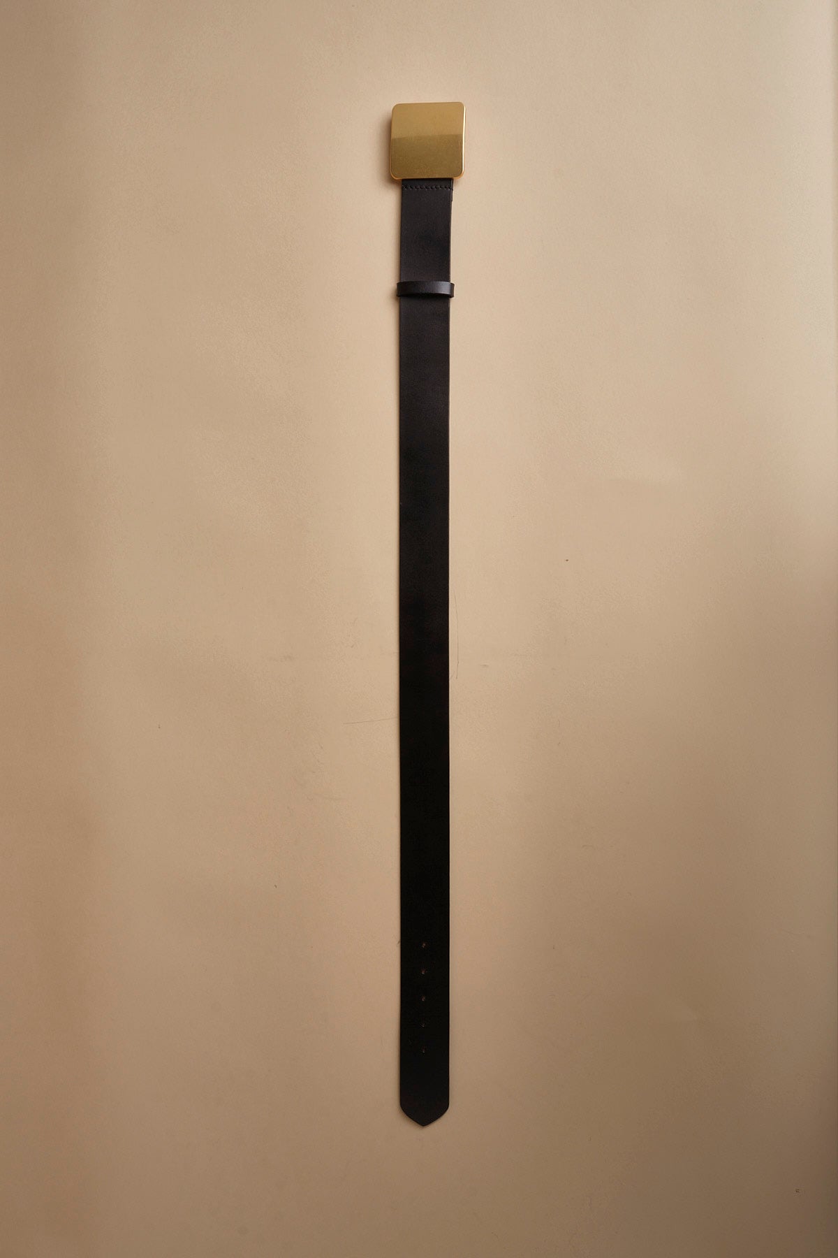 cintura con fibbia quadrata. SQUARE BLACK laurence bras 