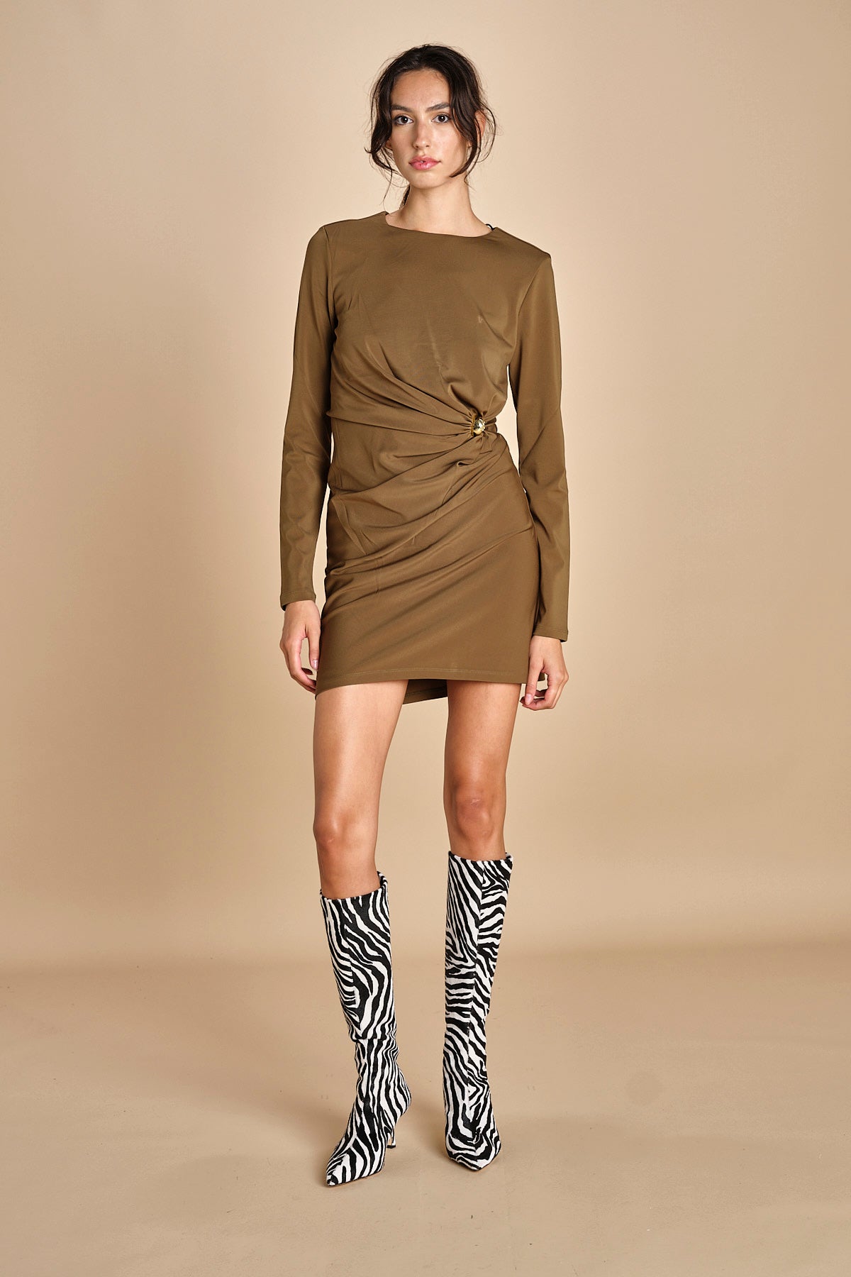 mini abito con fibbie MAILEY DRESS OLIVE malina 