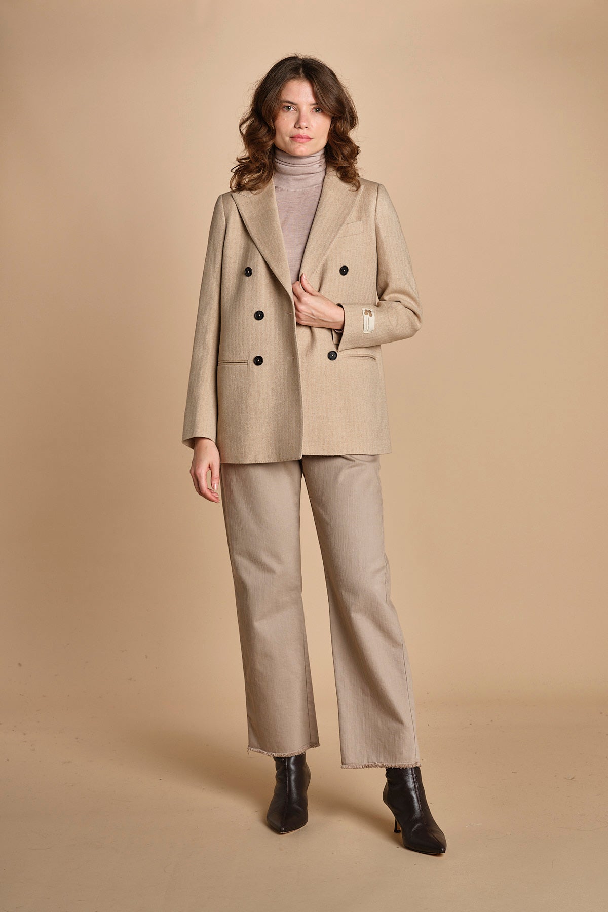 blazer doppiopetto spinato. BEATRIZ NATURALE massimo alba 