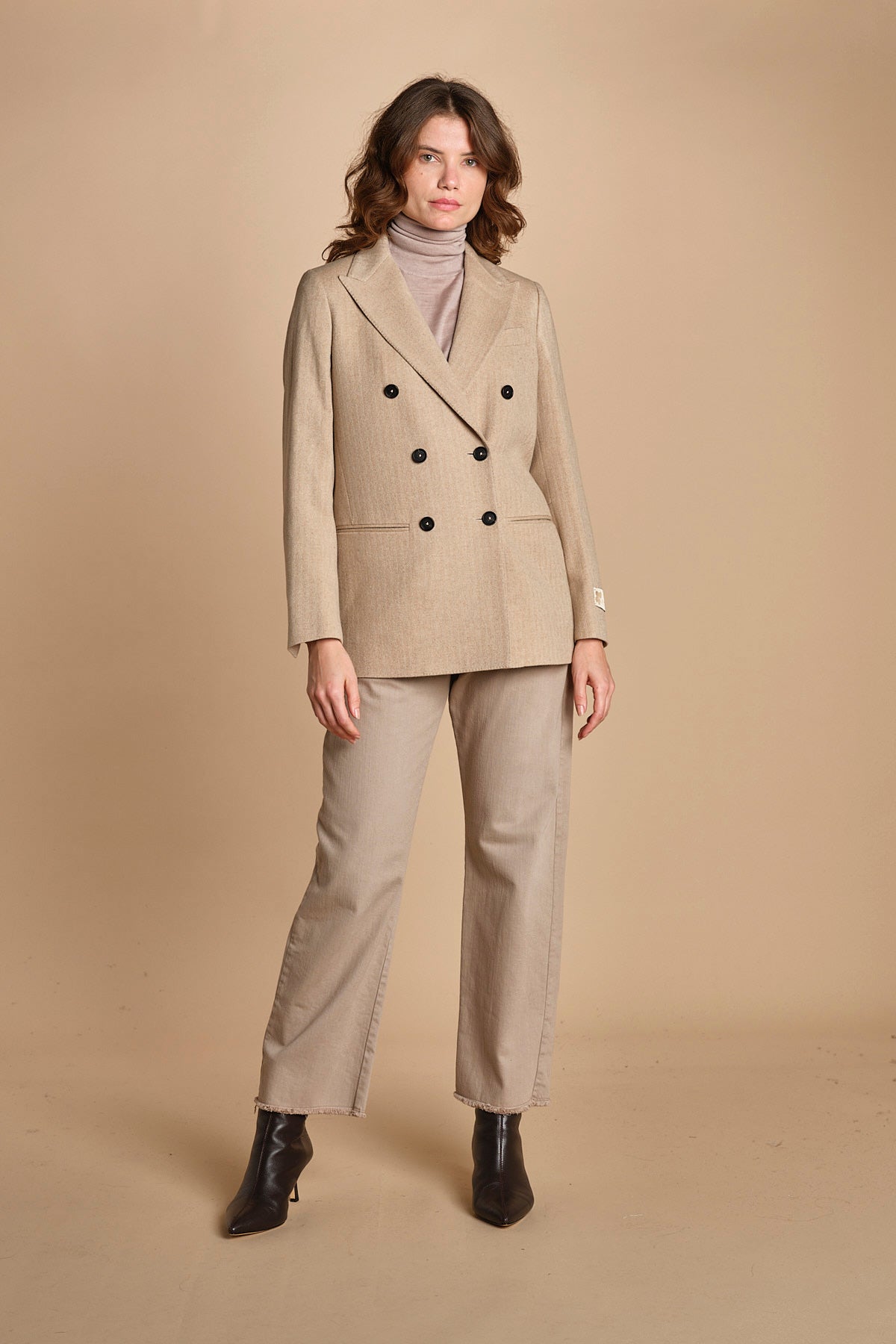 blazer doppiopetto spinato. BEATRIZ NATURALE massimo alba 