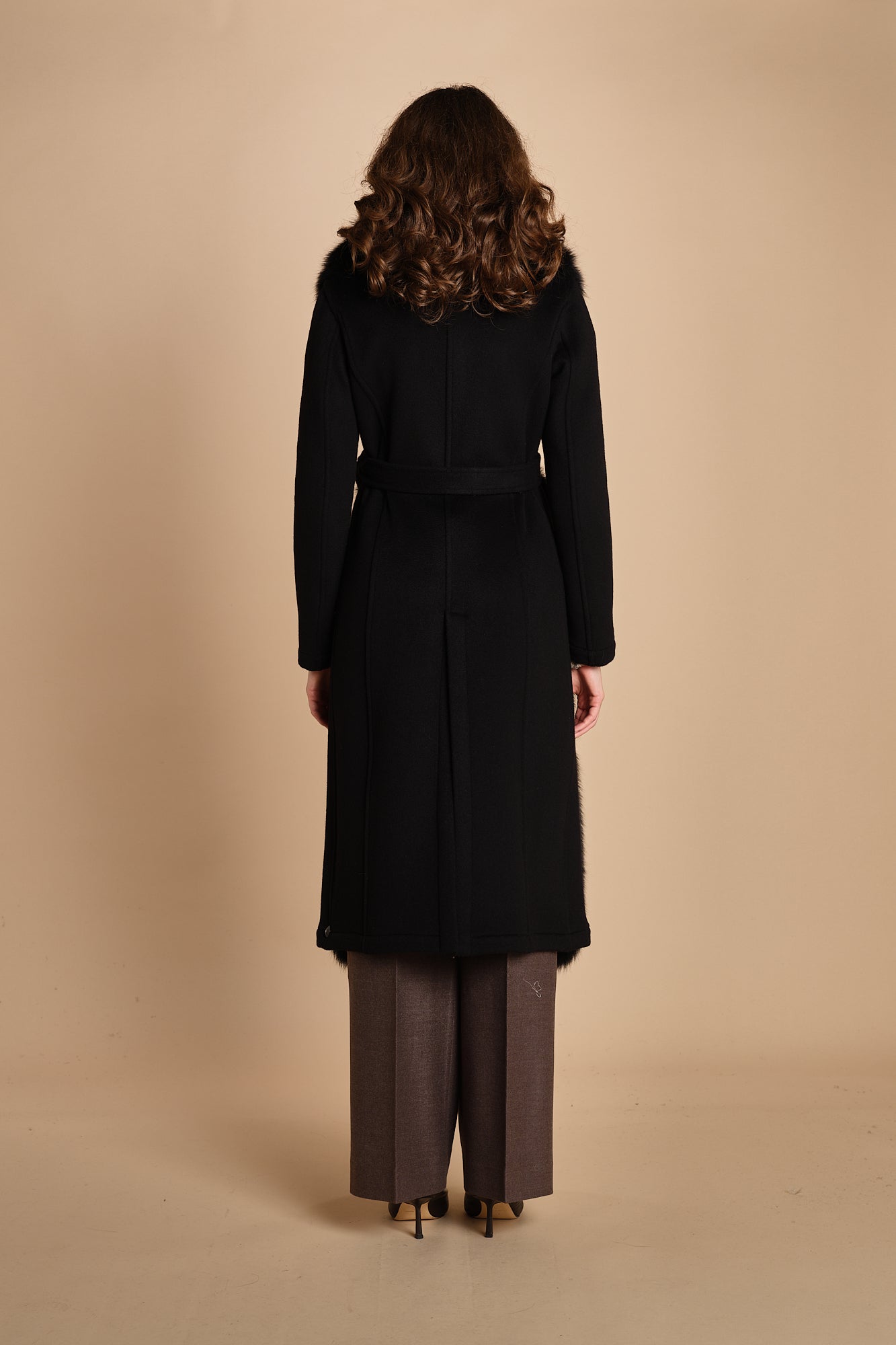 24008 cappotto in panno di lana e volpe con cintura in vita 24008400 NERO milaura 
