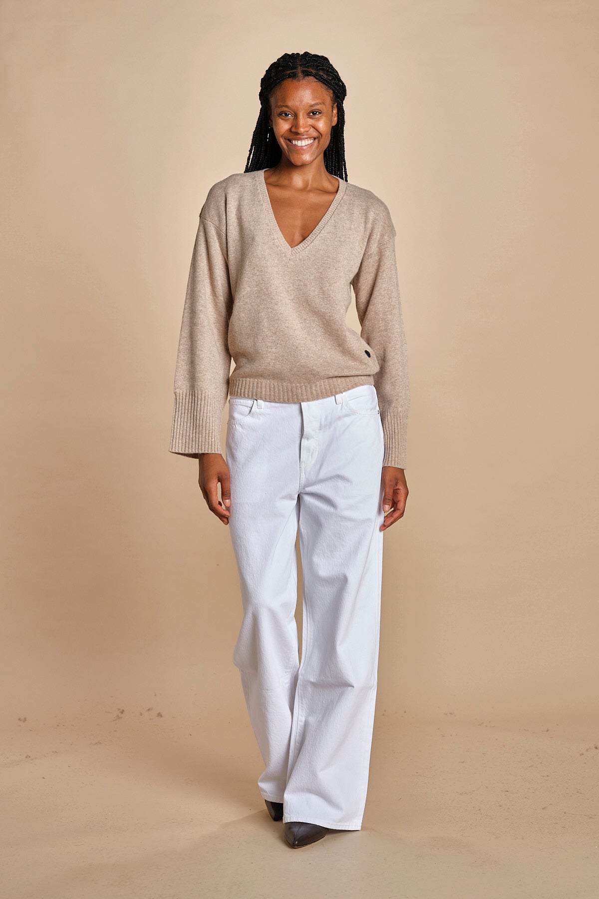 maglia con scollo a v e manica a campana by milaura. D2500894 806 CUMINO milaura 